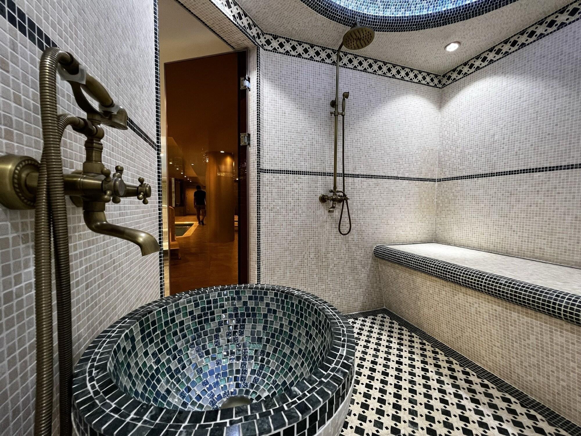 King Plaza Hotel