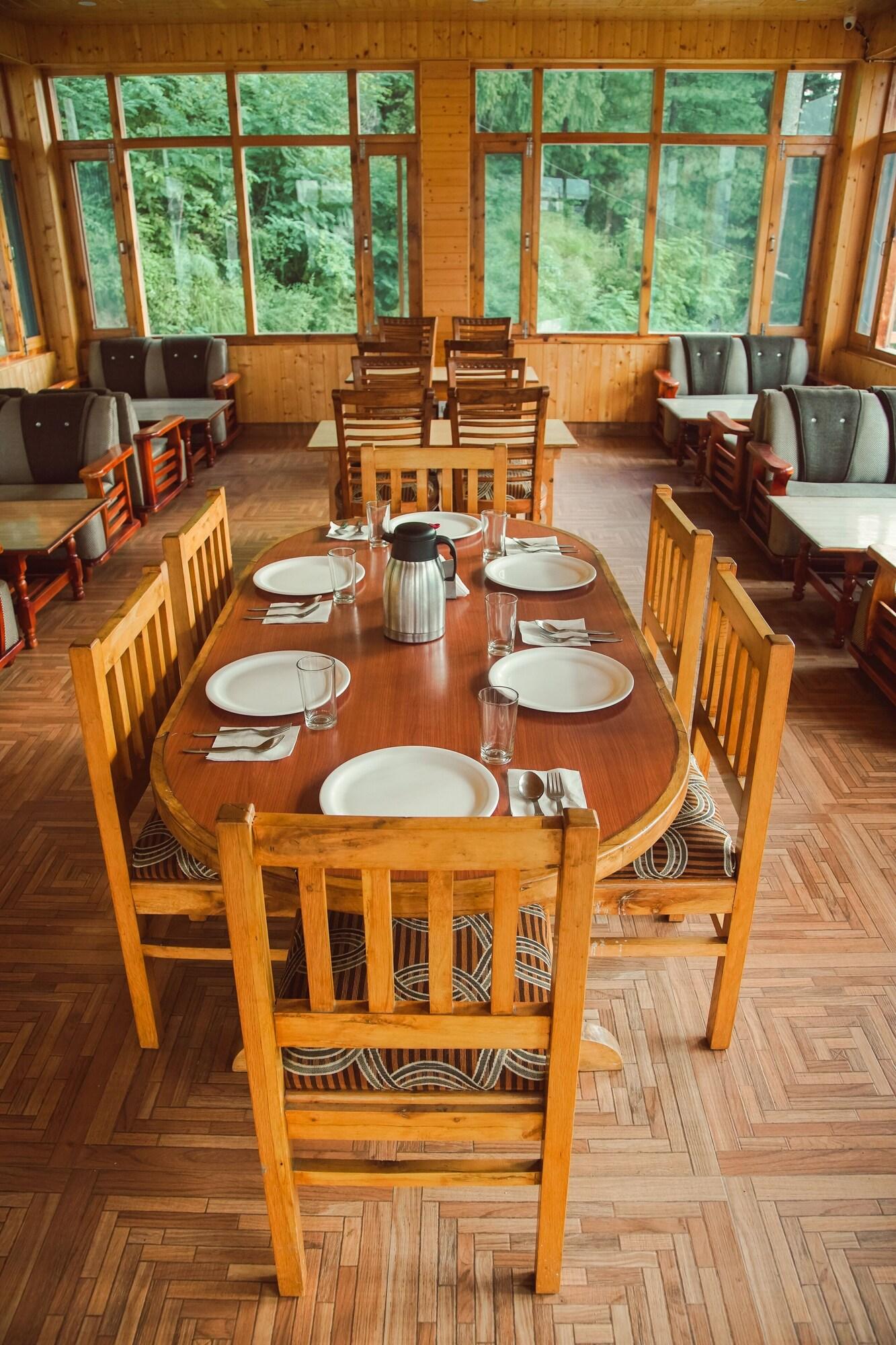 Hotel Rishi Palace