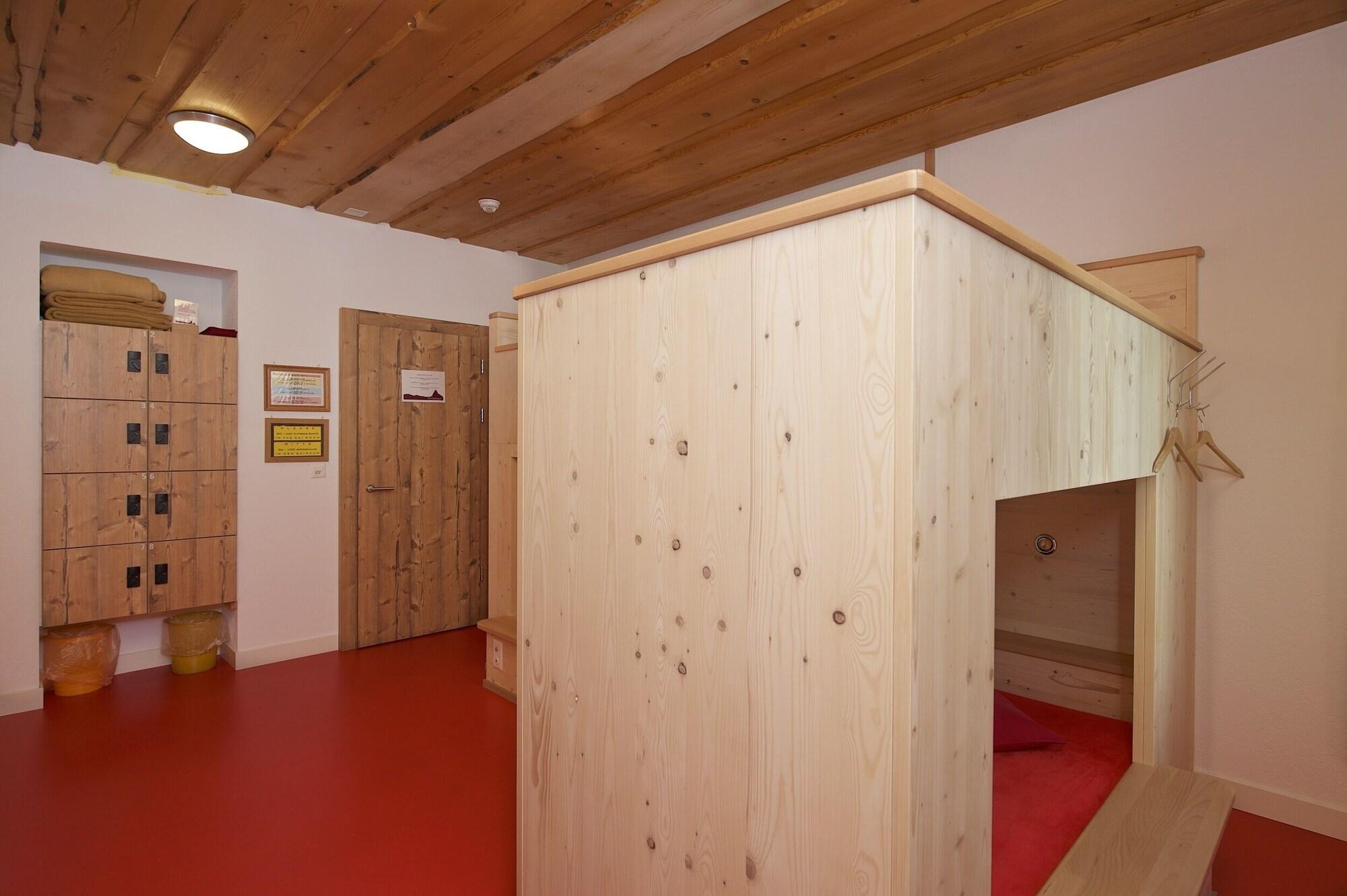 Hotel Bahnhof Zermatt by null