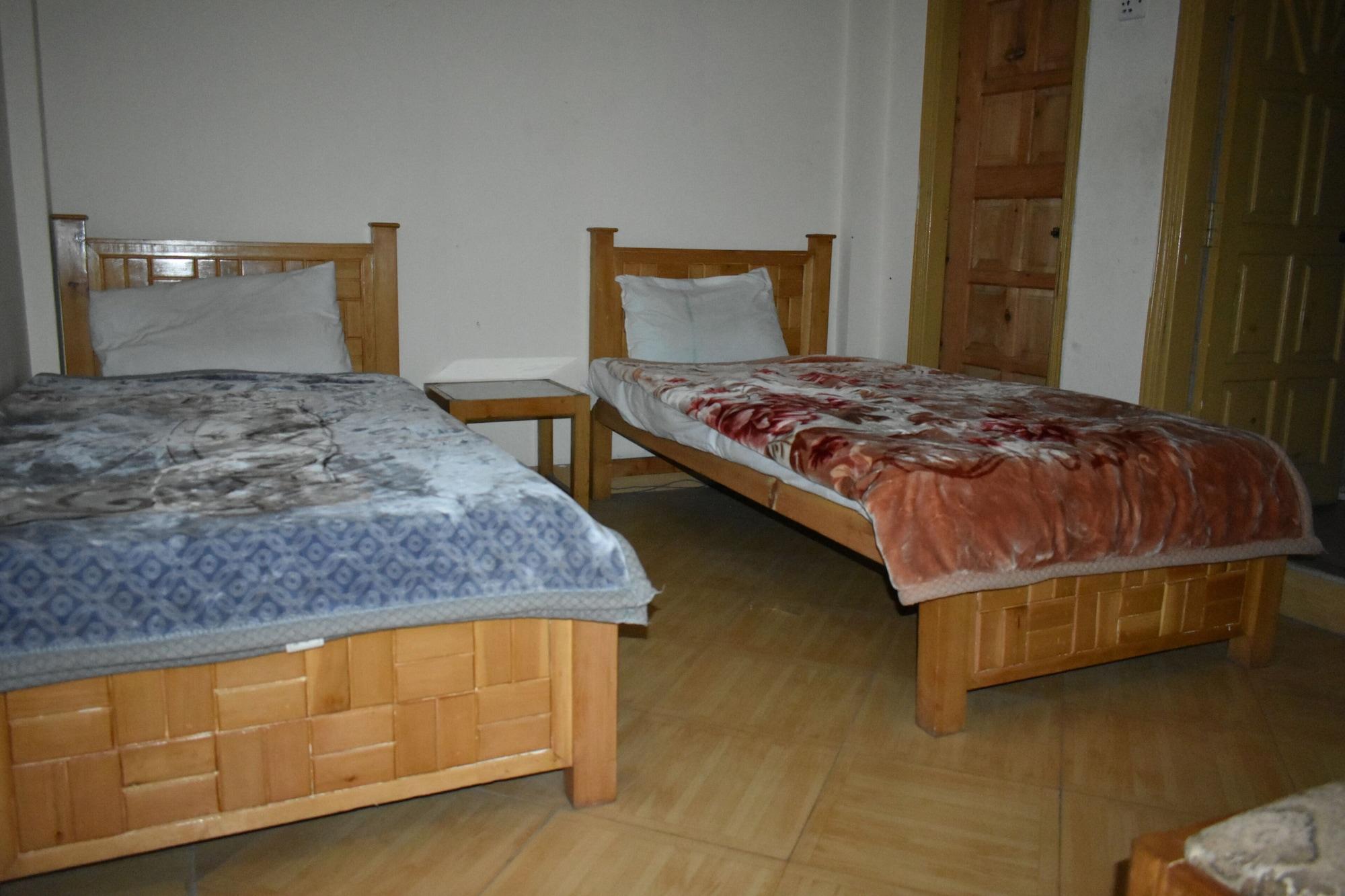 Hotel Kashmir Continental