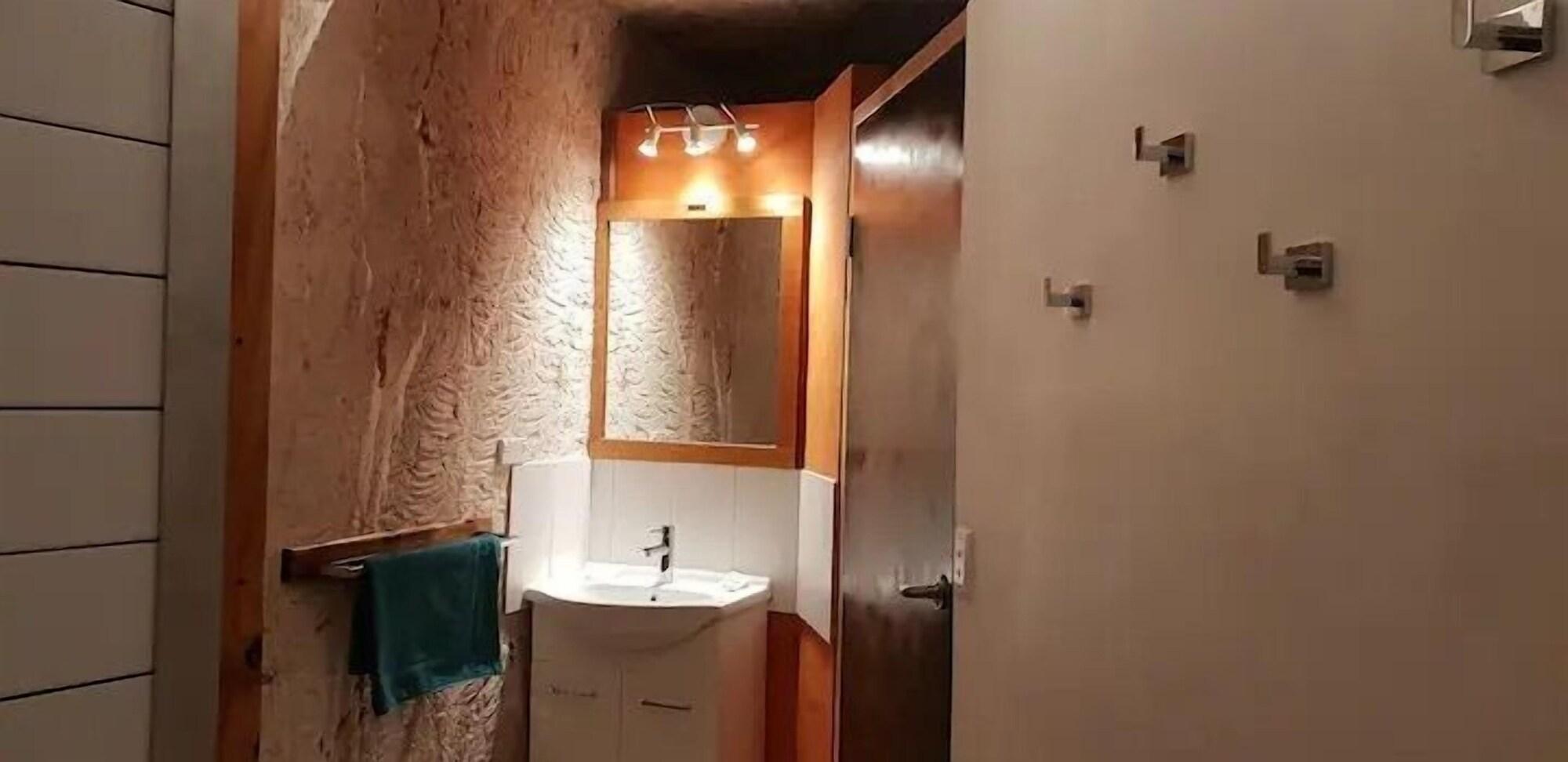 Room 2, Venushill Bed and Breakfast, Coober Pedy
