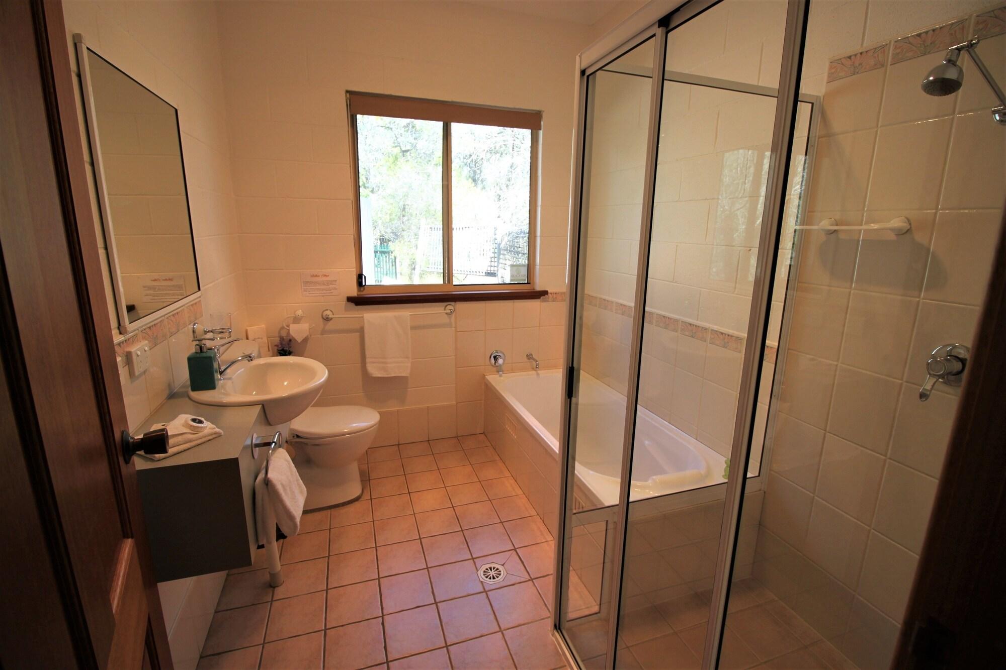 Room 2, Woodlane Cottages, Cessnock