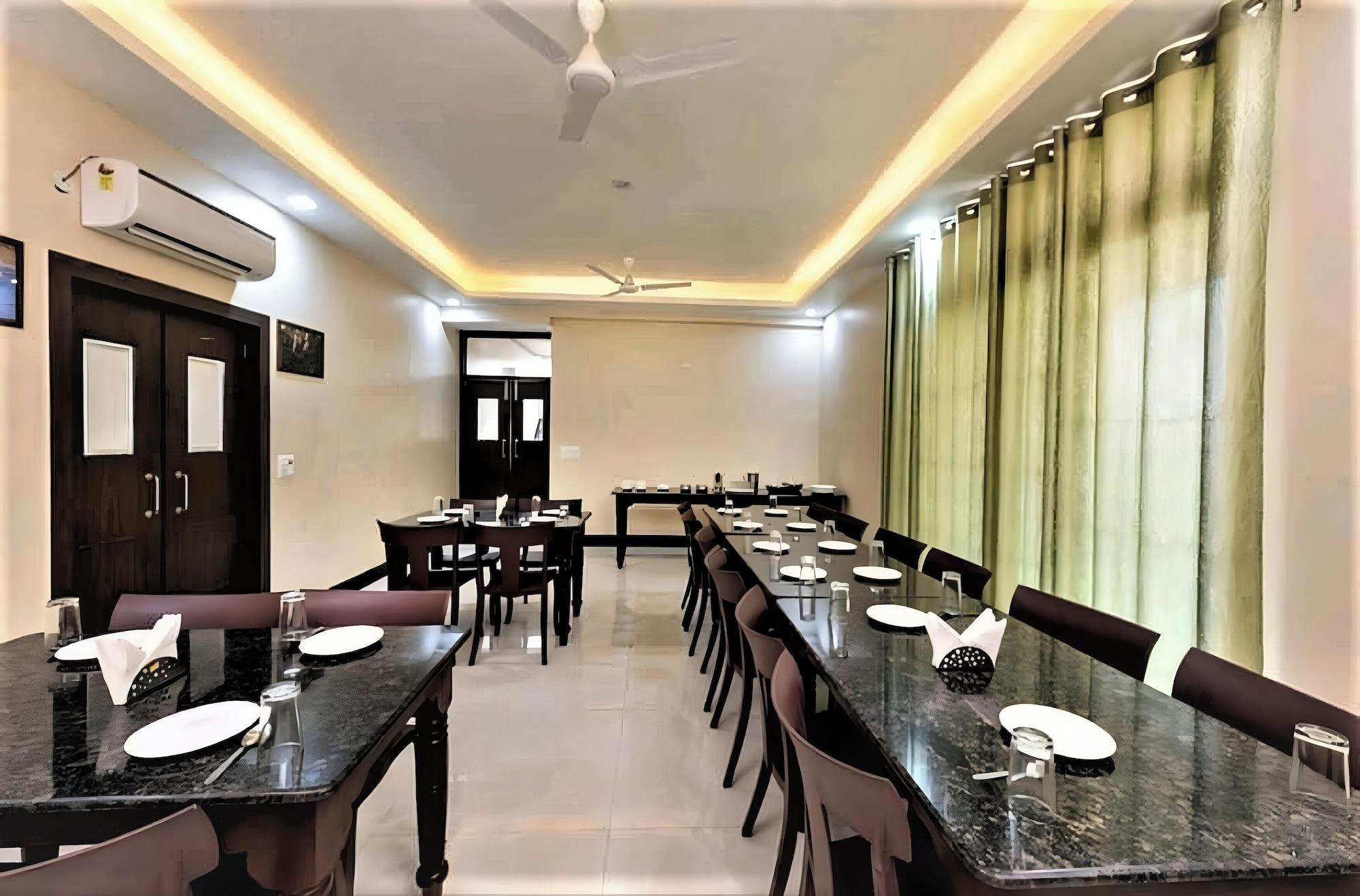 Hotel Ravi Residency