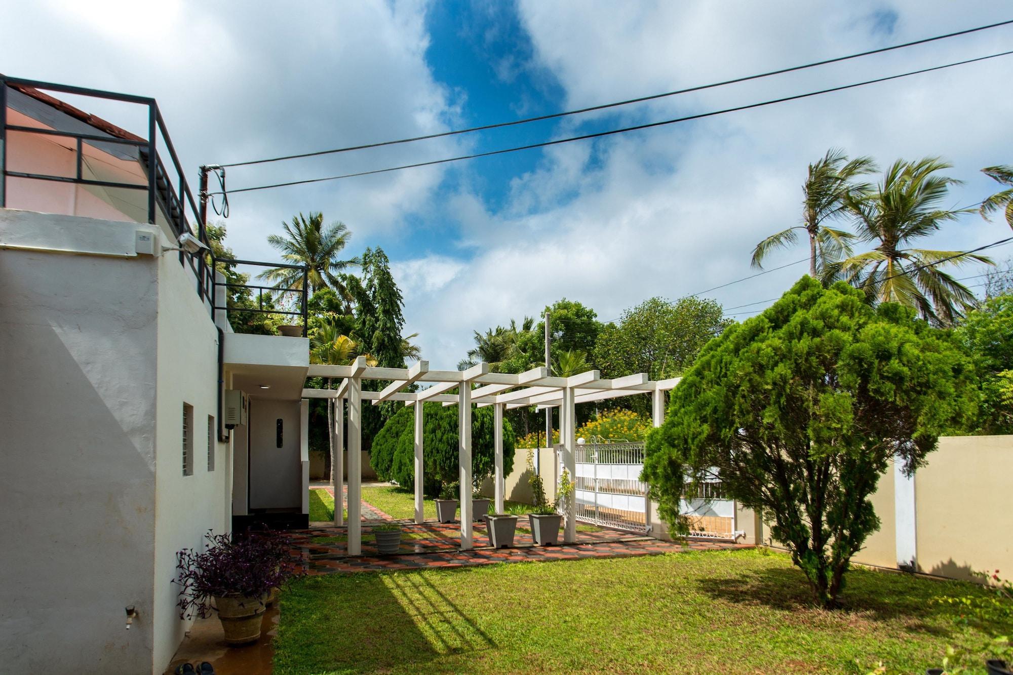 General view 2, Dayanithi Guest House, Valikamam South