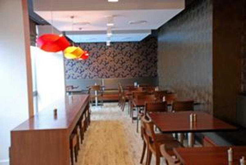 Royal Pacific Hotel
