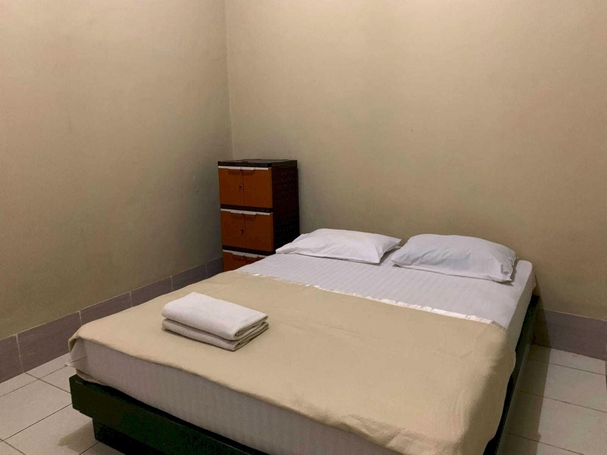 Room 2, 93165 Nur Homestay Syariah, Maros