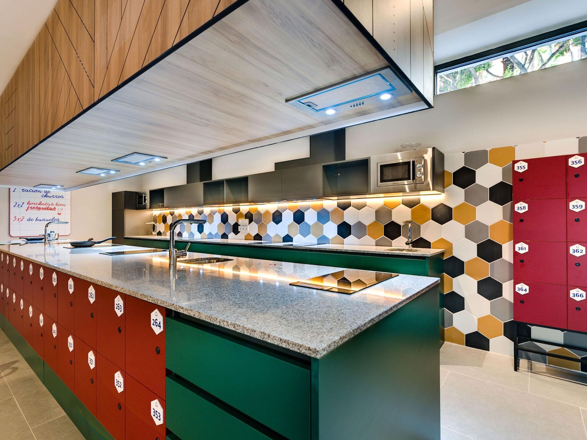 Livensa Living Studios Valencia Viveros