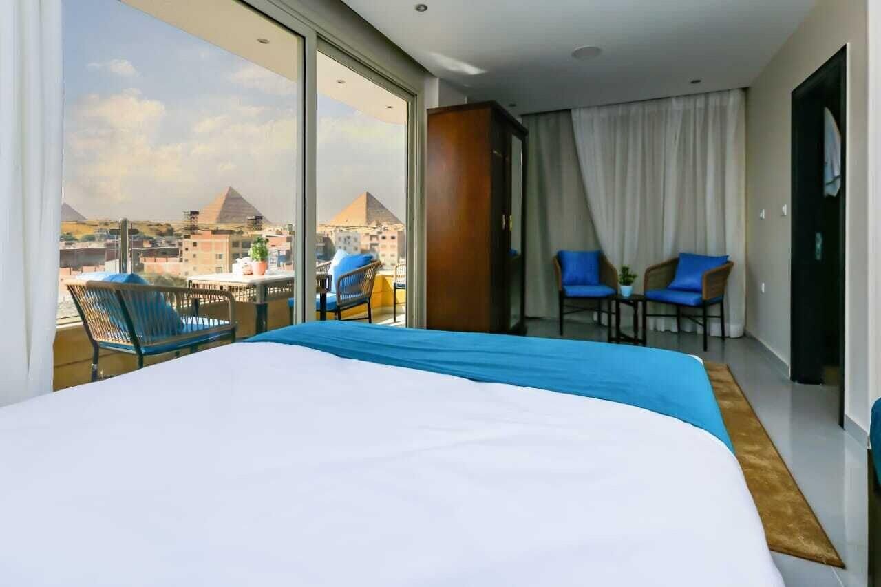 Diamonds Pyramids View Inn