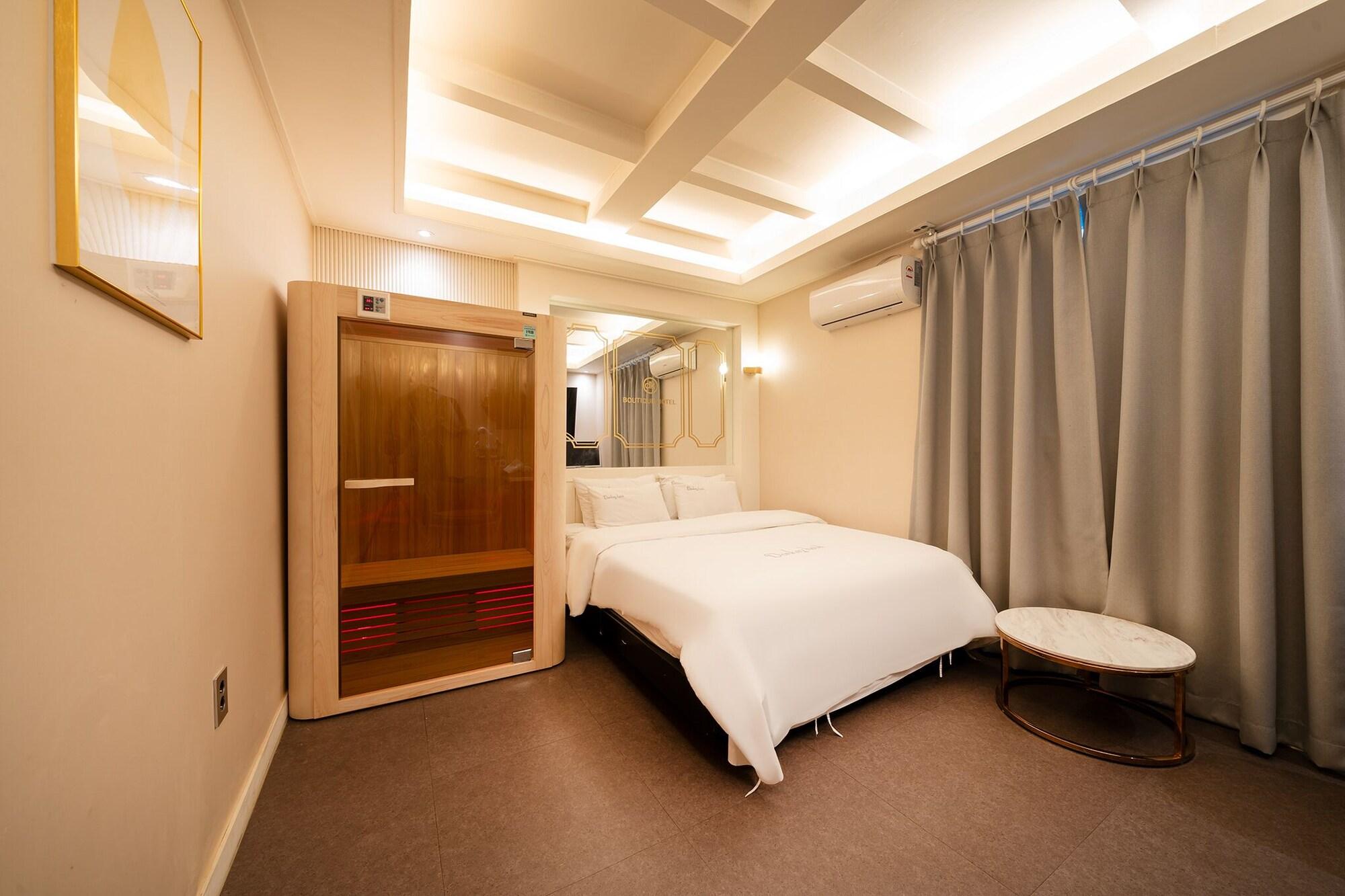 Dk Hotel