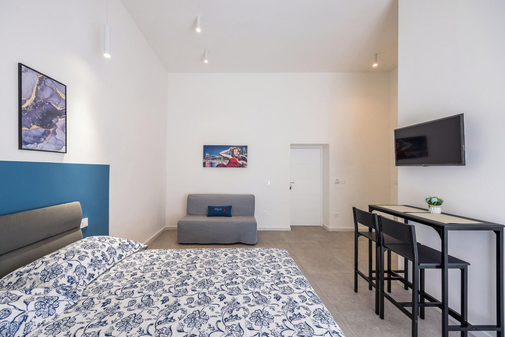 Nefelu Apartments