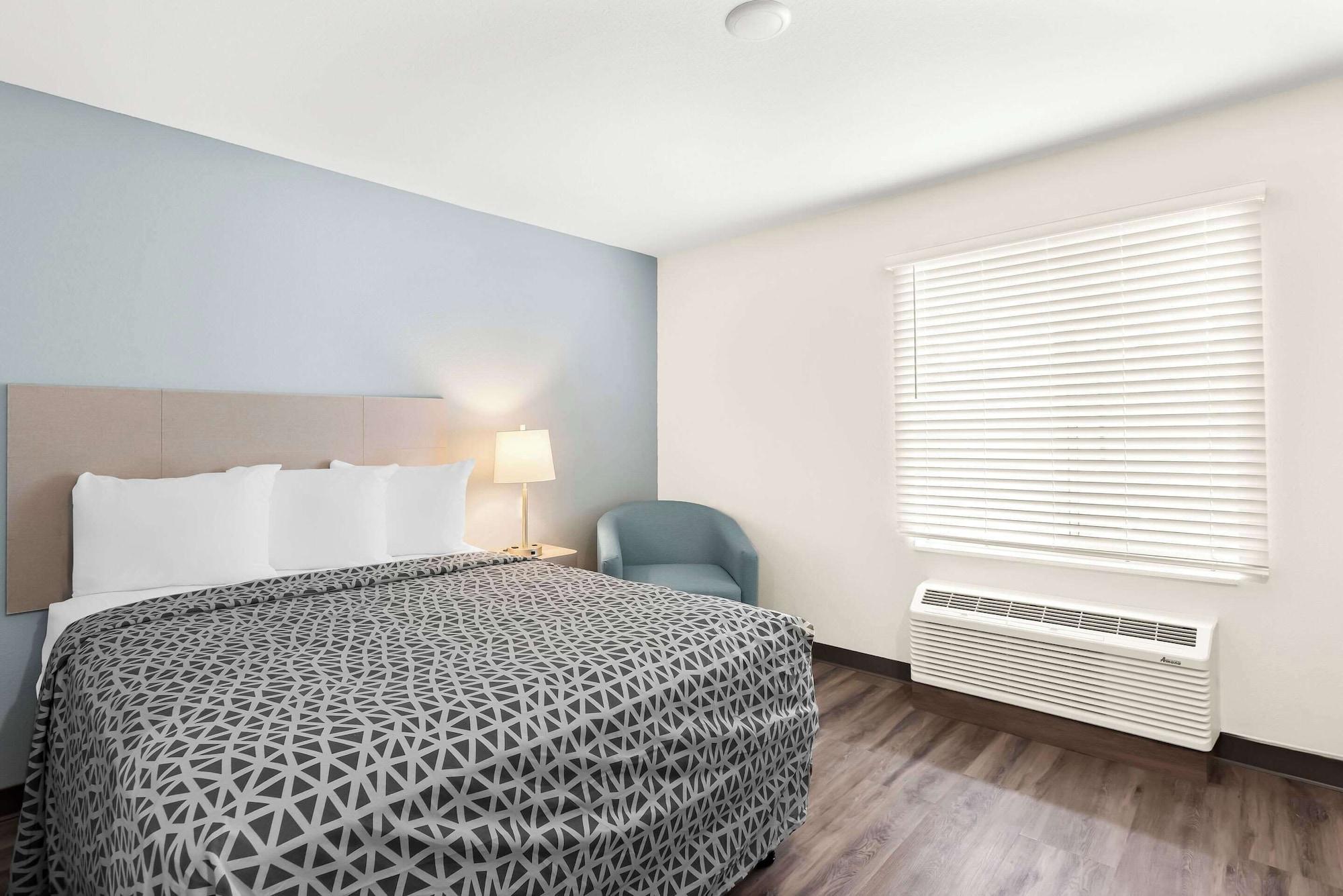 Woodspring Suites Savannah West Chatham Parkway