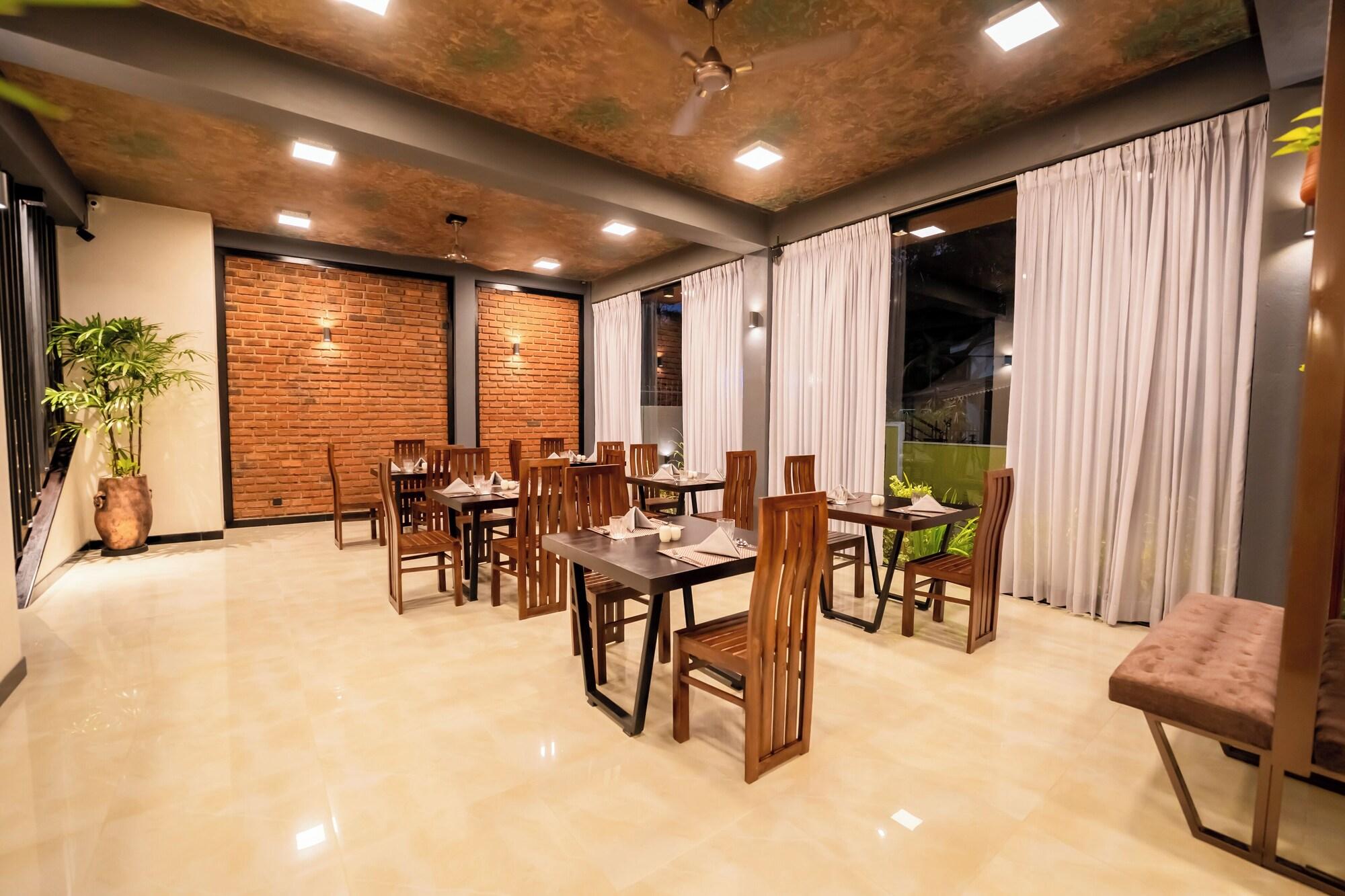 Limeshine Airport Transit Hotel