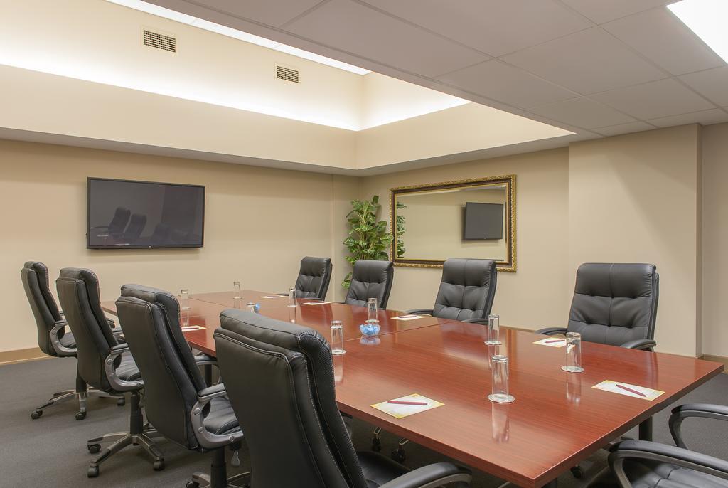 Burke & Wills Hotel by null