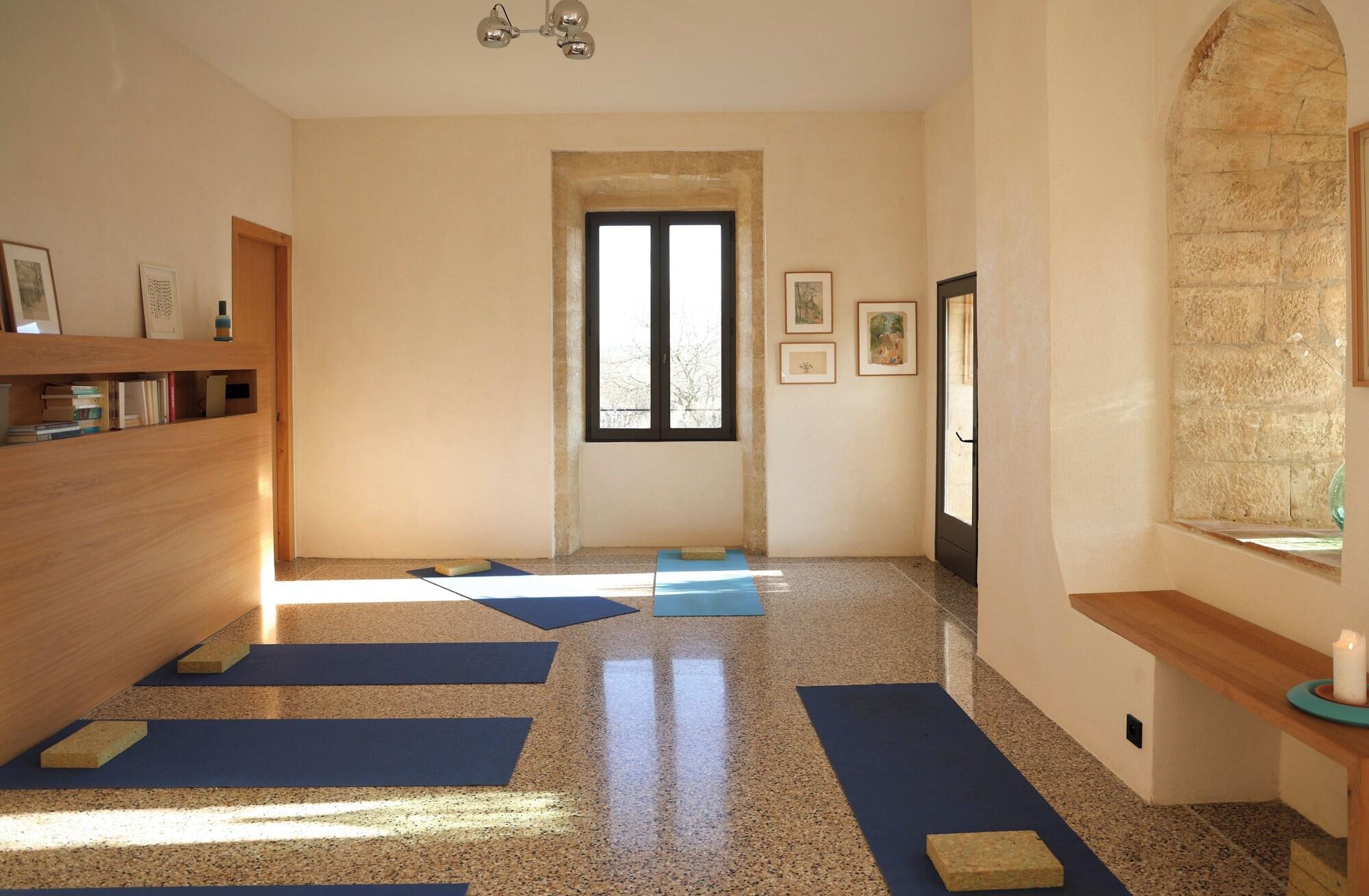 Prieura Saint Nicolas Les Maisons