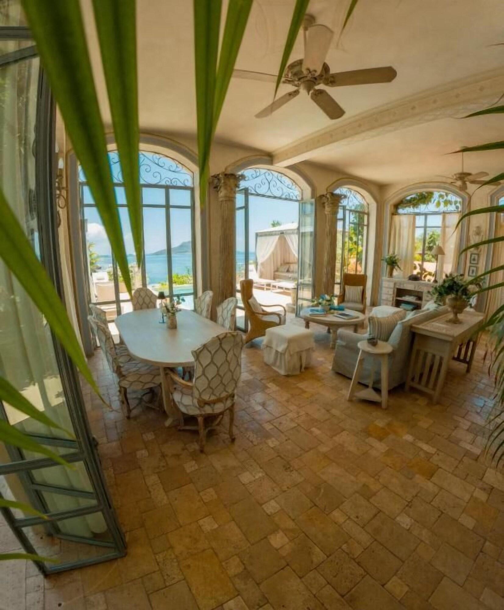 Villa Caprichosa