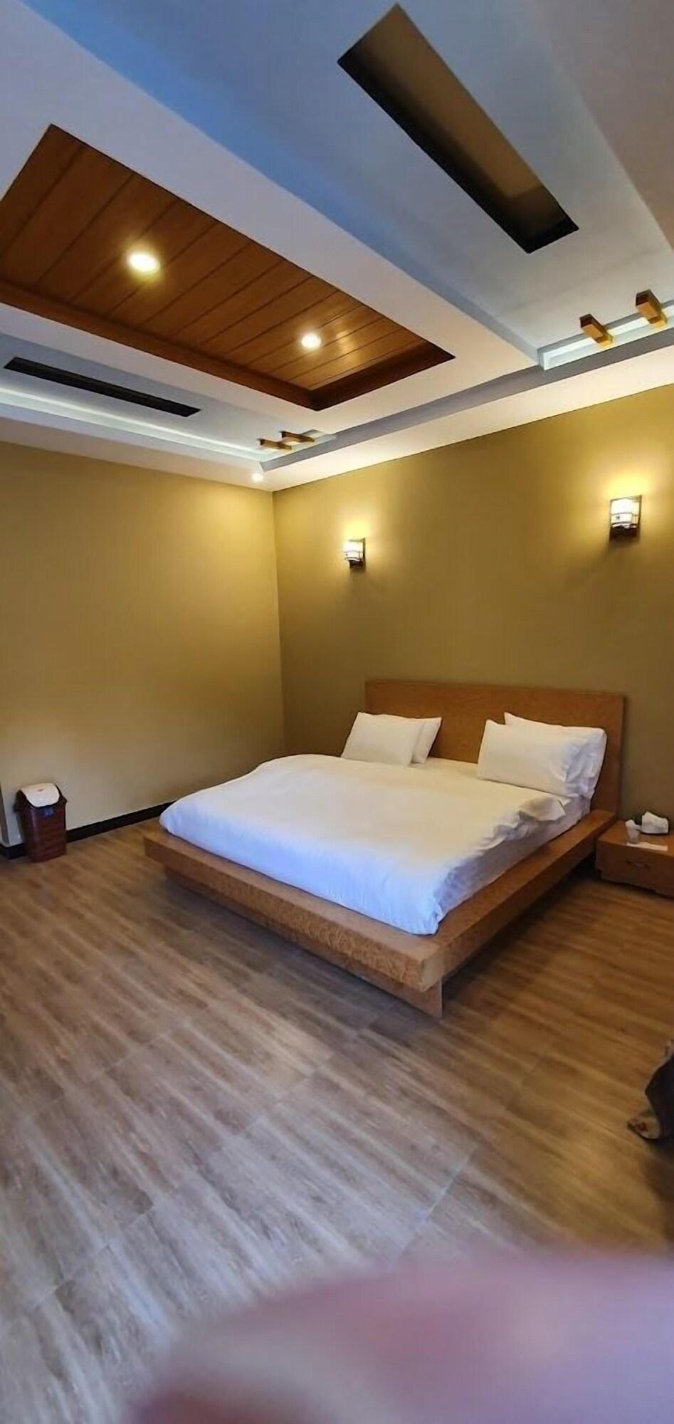 Markhor Inn