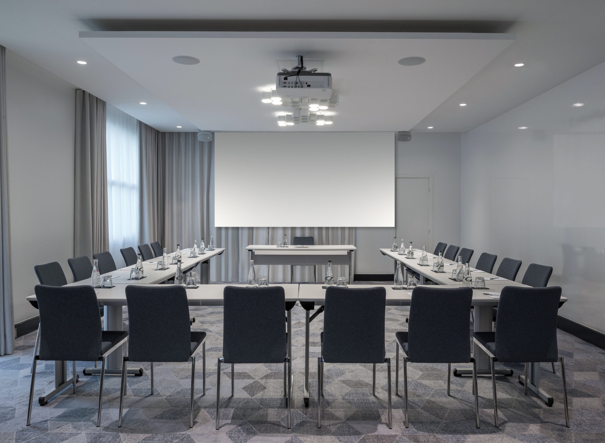 The Jangle Hotel Paris Charles de Gaulle airport - photo