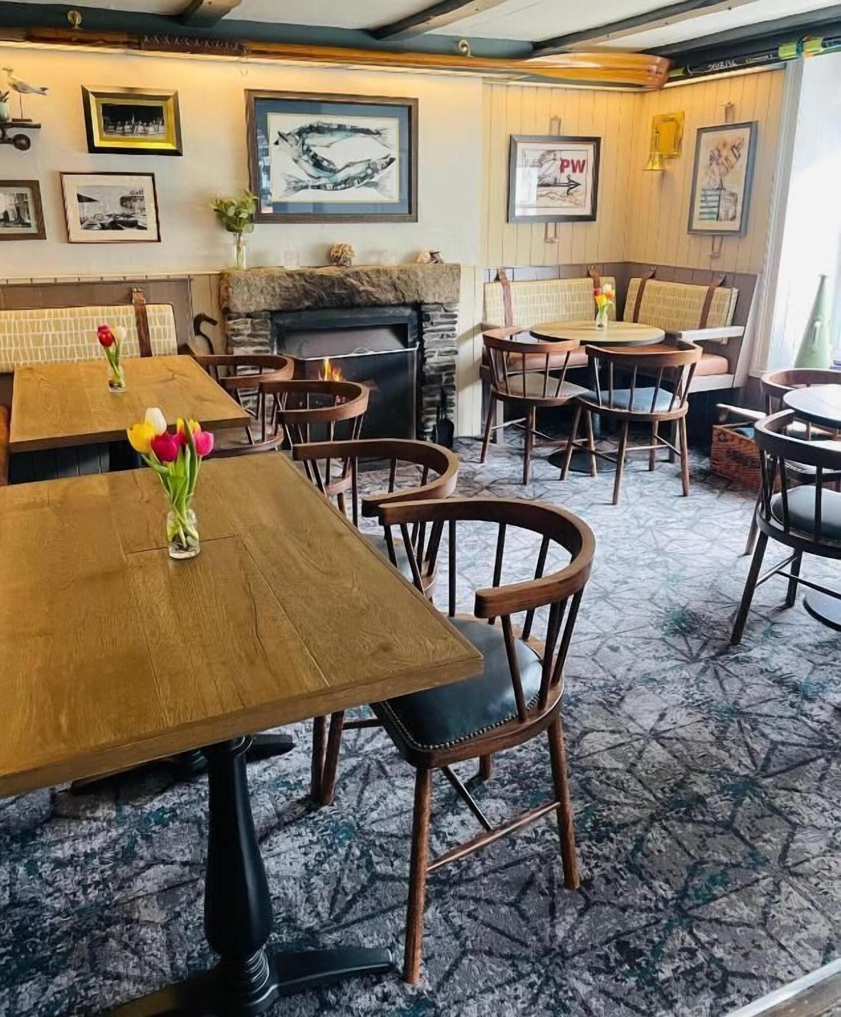 Port Gaverne Hotel