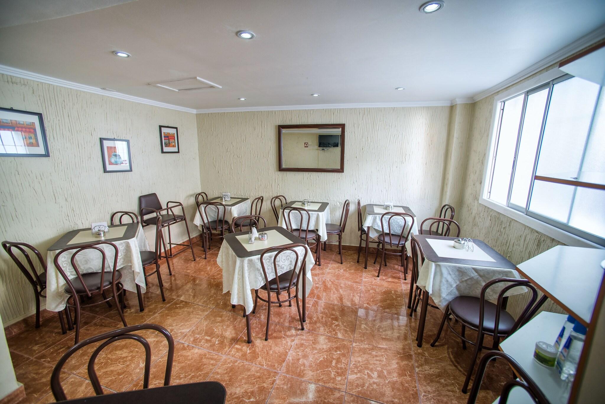 Hotel Sahara Inn