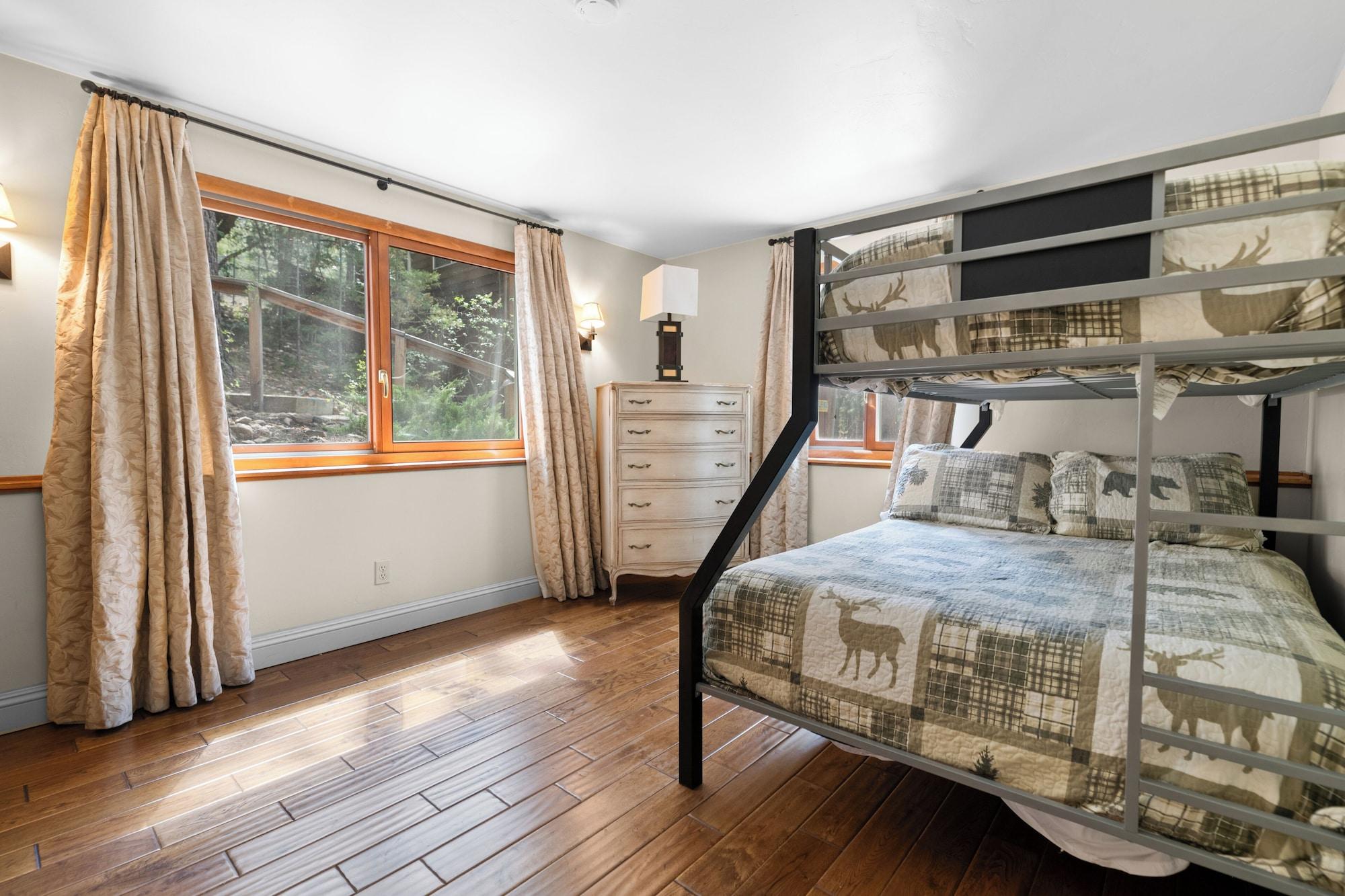 Bear Claw Cabin