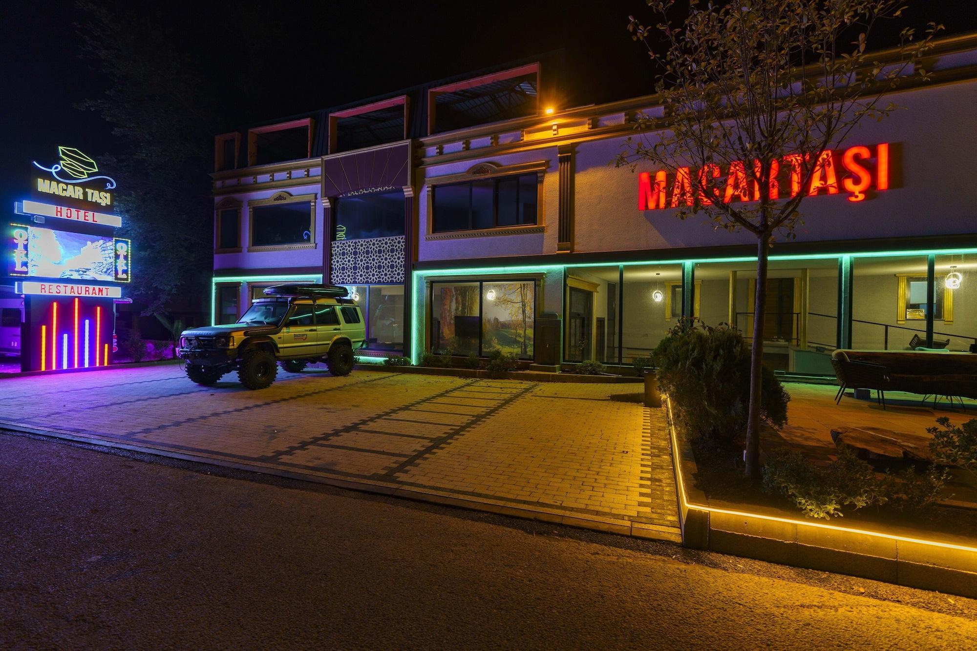 Macartaaya Hotel