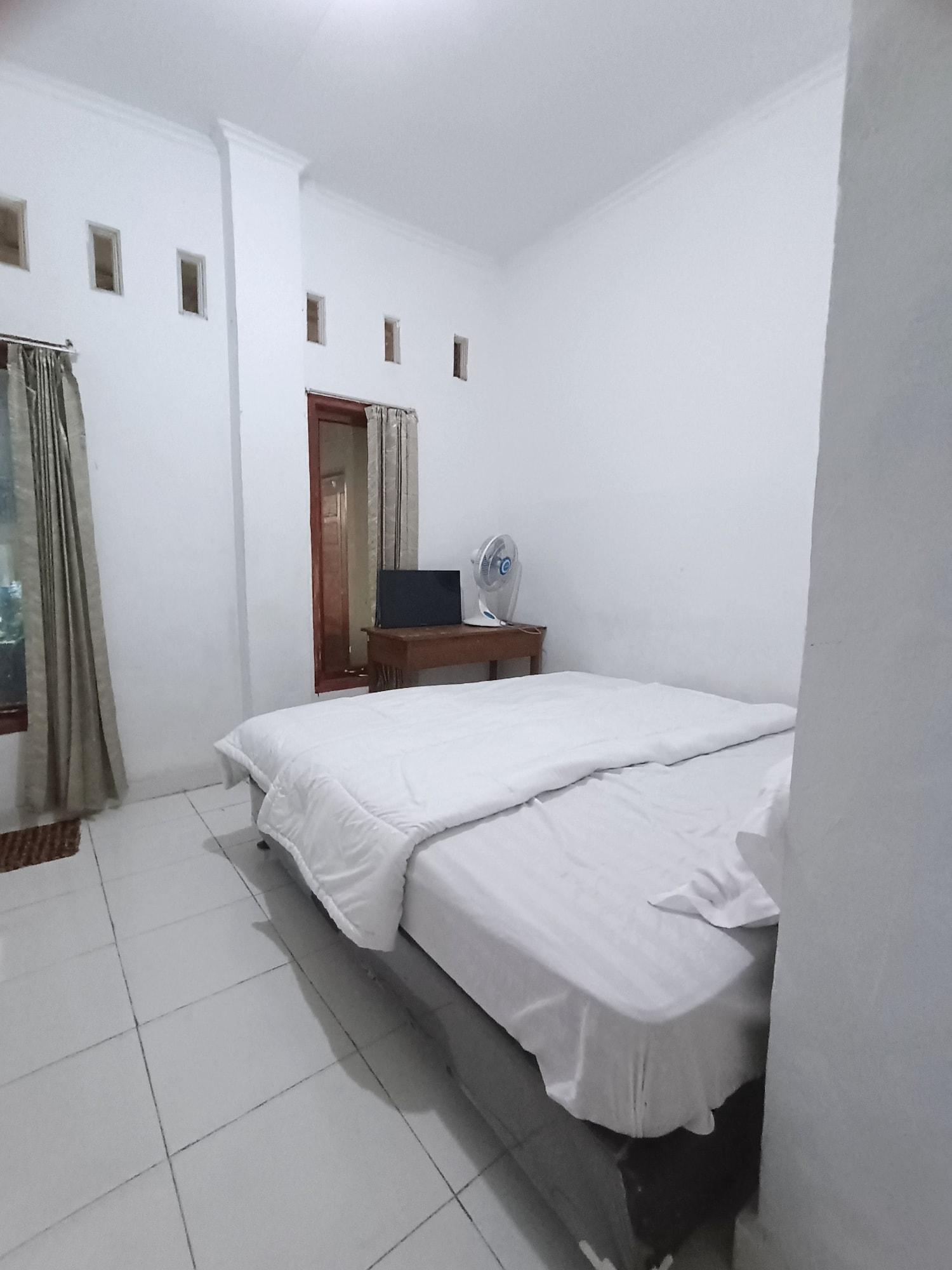 Spot On 92635 Homestay Baiturrahmah Syariah