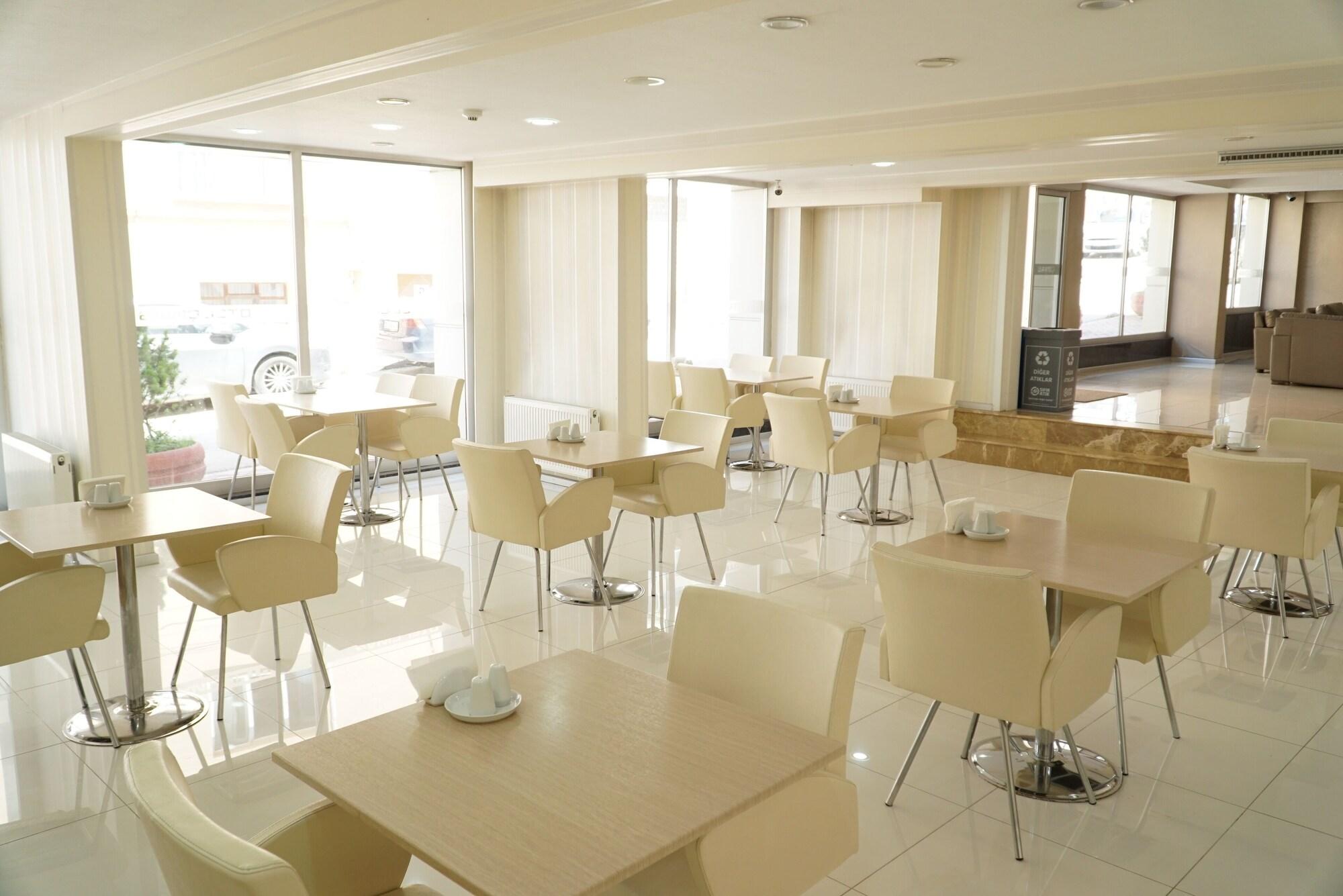 Otel A A Nas