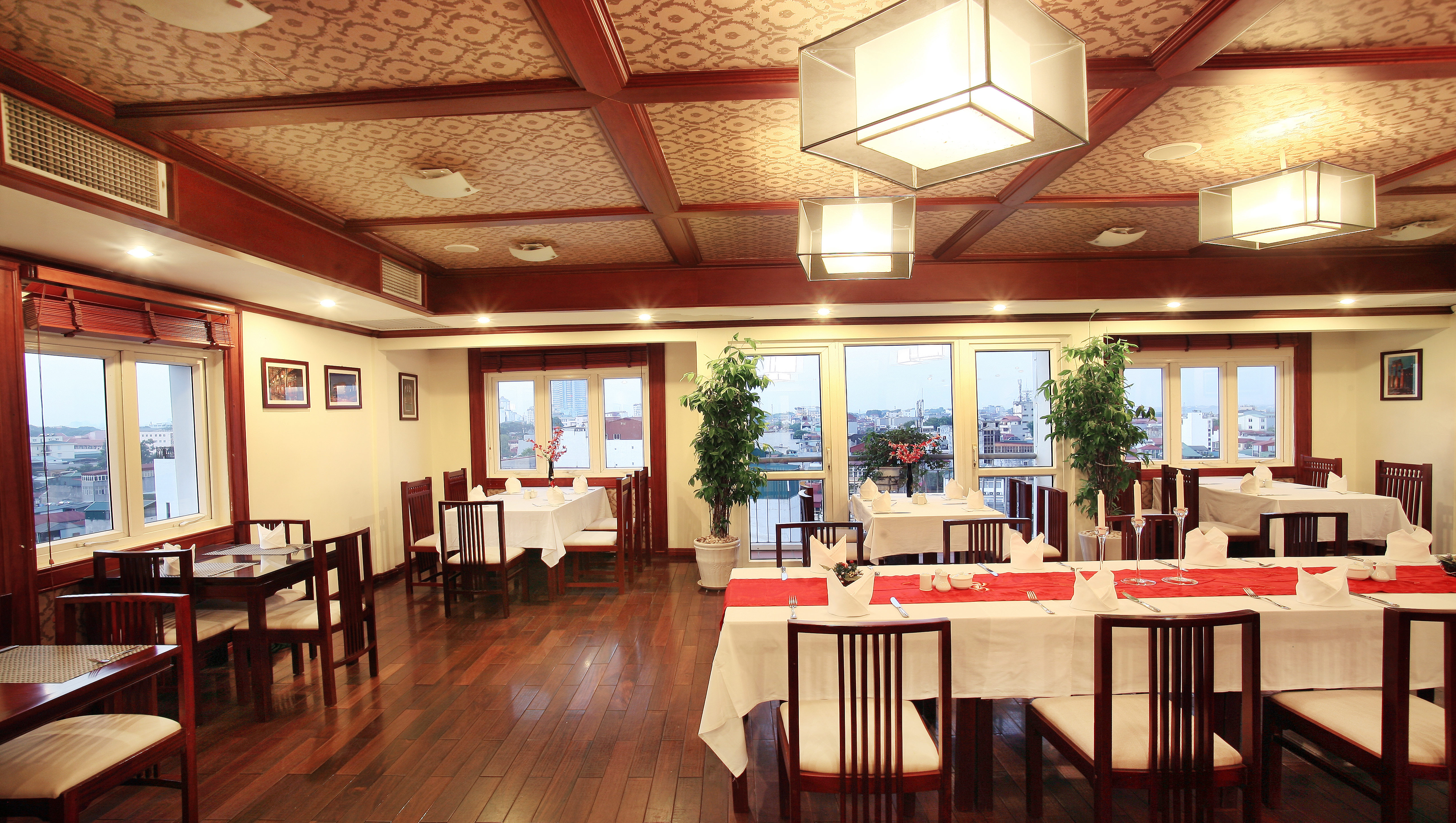Quoc Hoa Premier Hotel & Spa