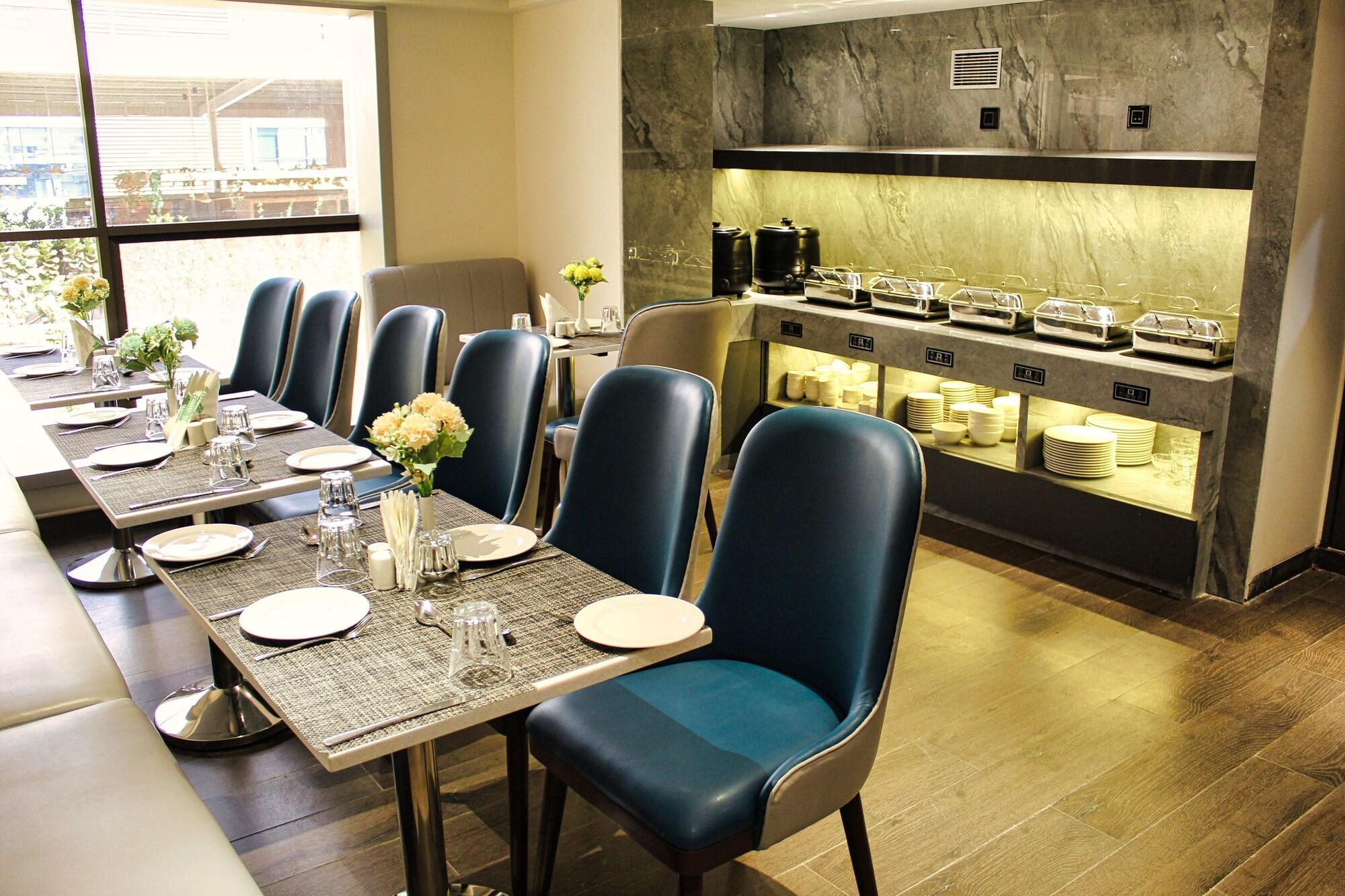 Maxxvalue Hotel Midc