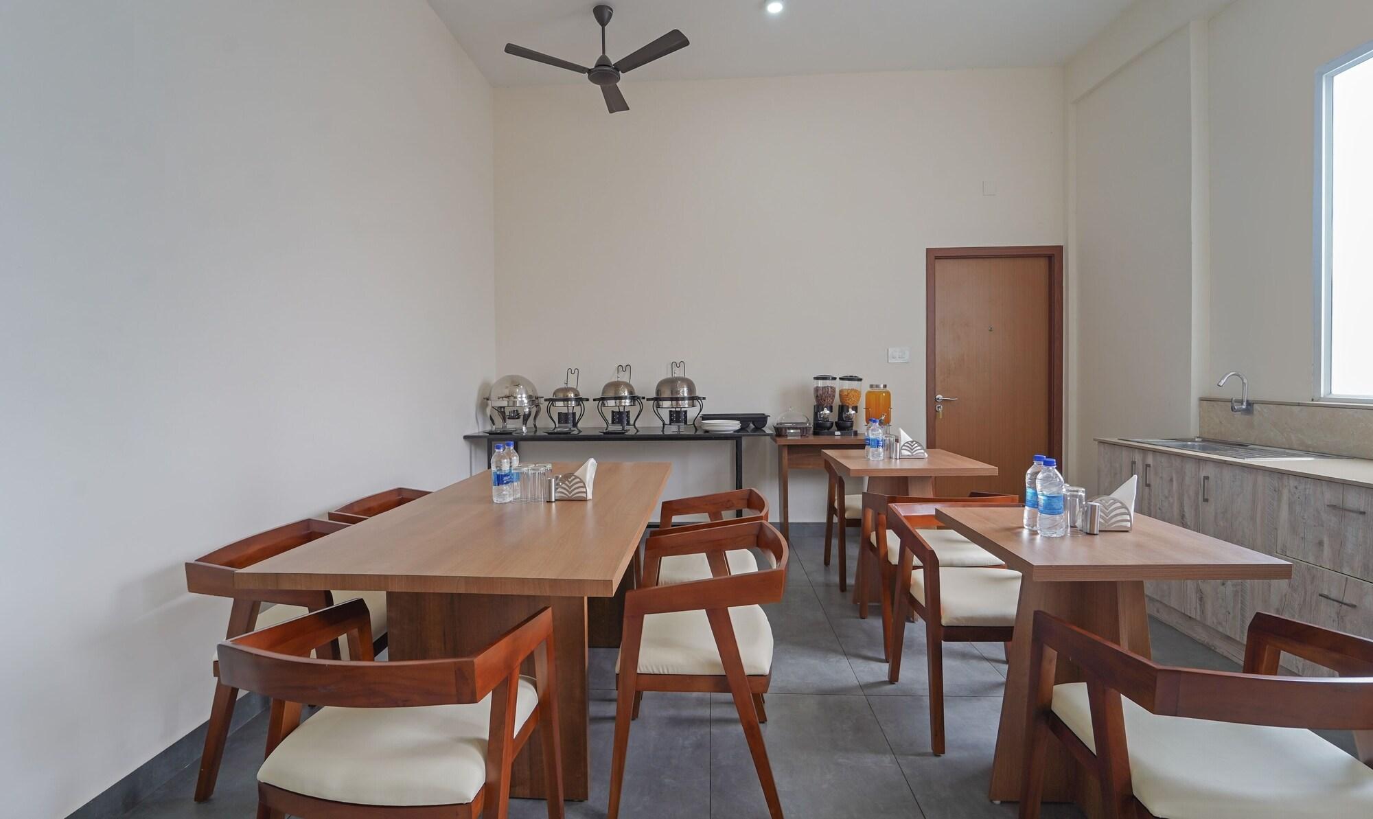 Itsy Hotels Avani Stays Vyttila Kochi