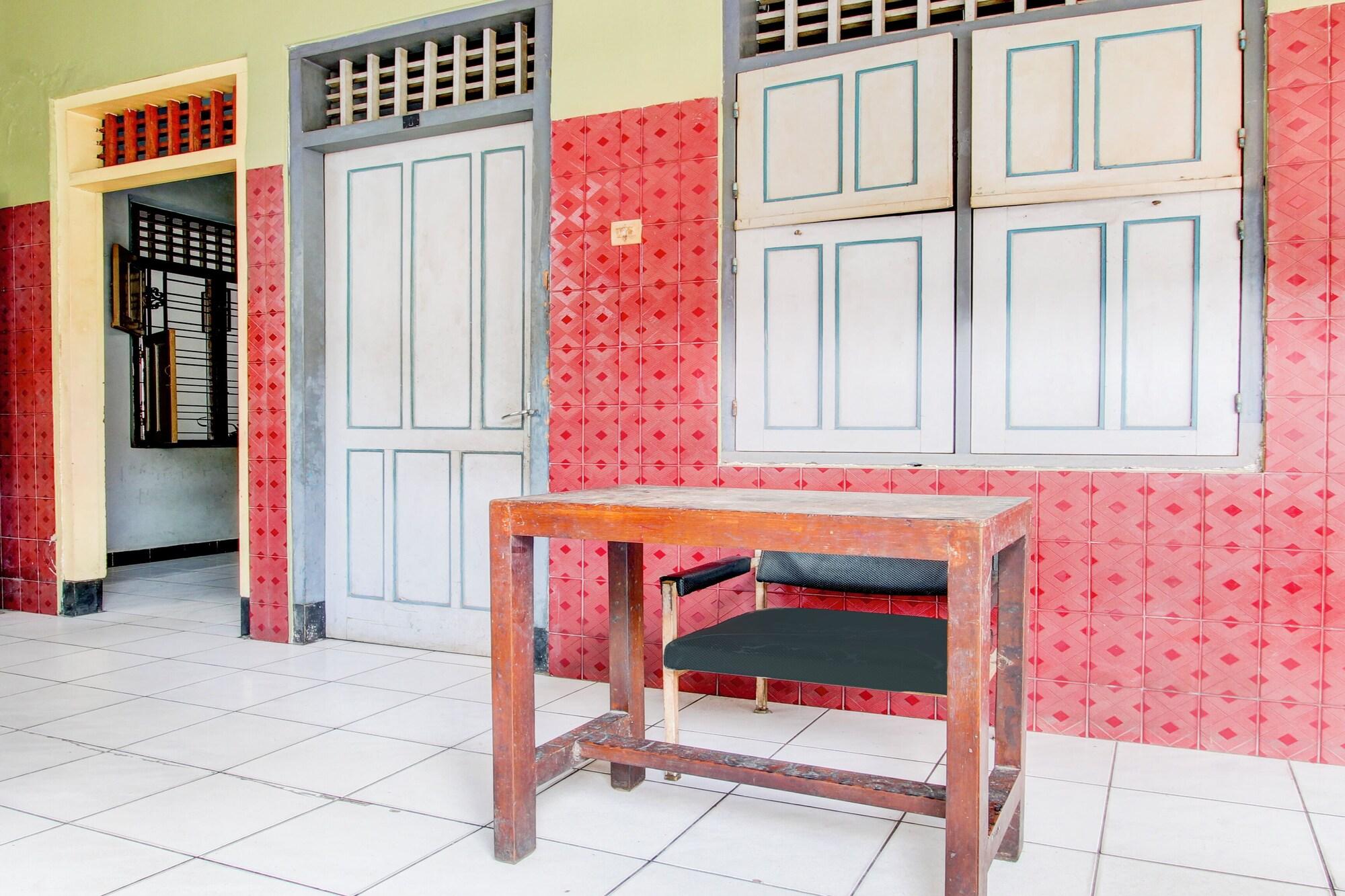 Lobby 5, Spot On 94085 Hotel Agung, Banyumas