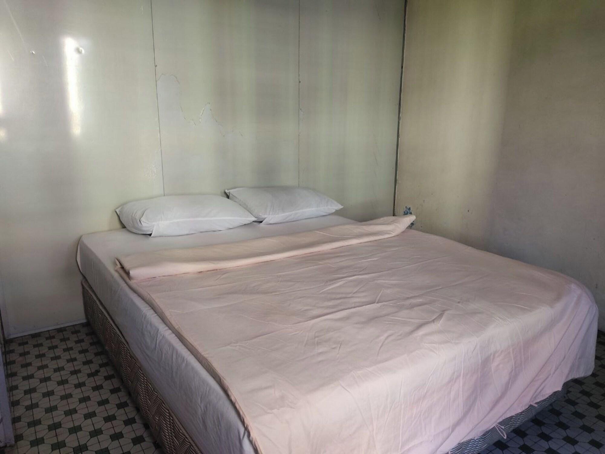 Room 2, Oyo 91020 59 Hotel, Sibu