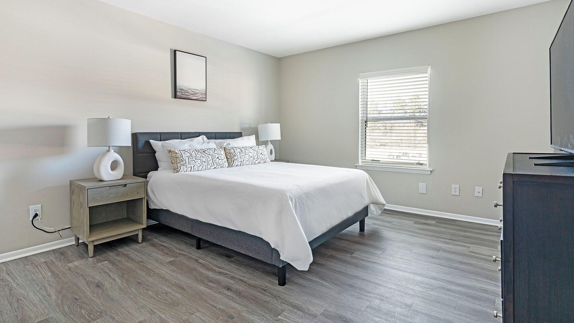 Room 4, The Brookwood Apartments By Barsala, Jefferson