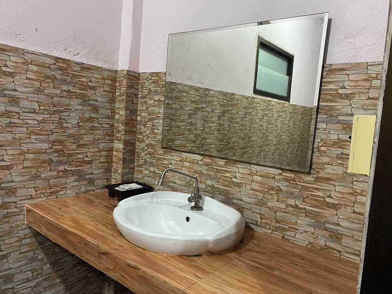Oyo 75524 Sk Resort