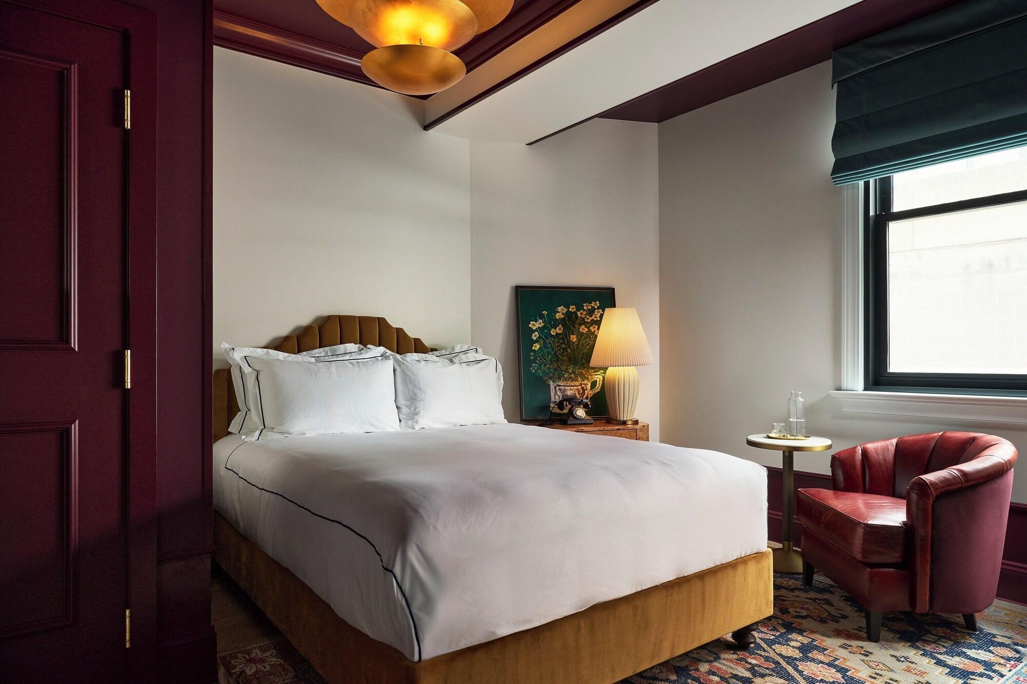 Fidelity Hotel