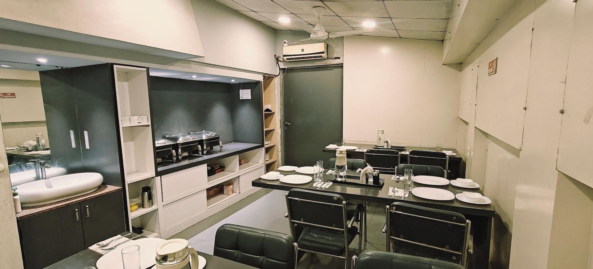 Tim Service Apartment Malad East