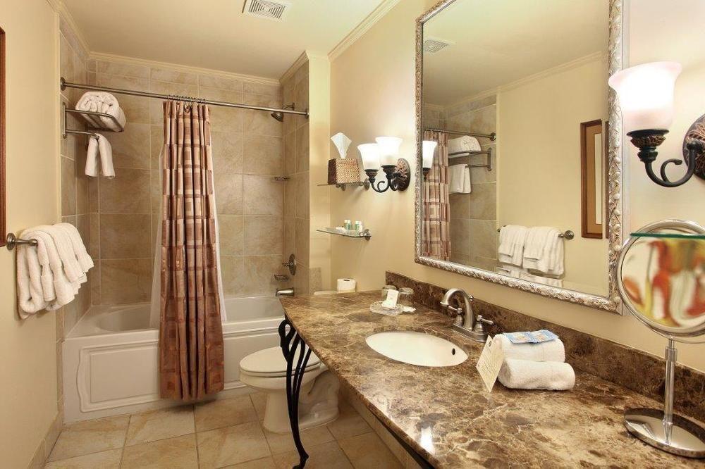 The River Inn of Harbor Town by null