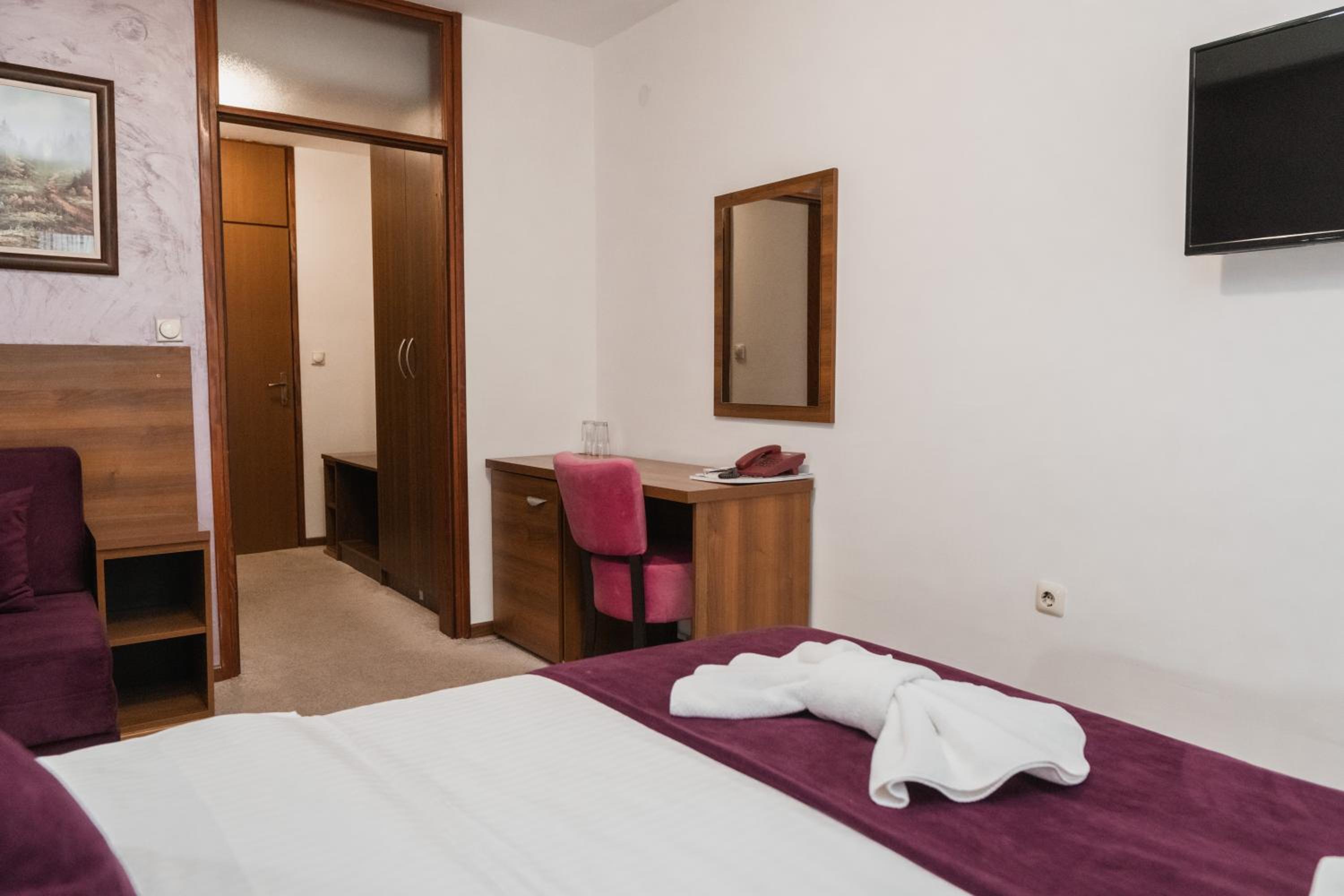 General view 4, Hotel Damis, Istočno Sarajevo