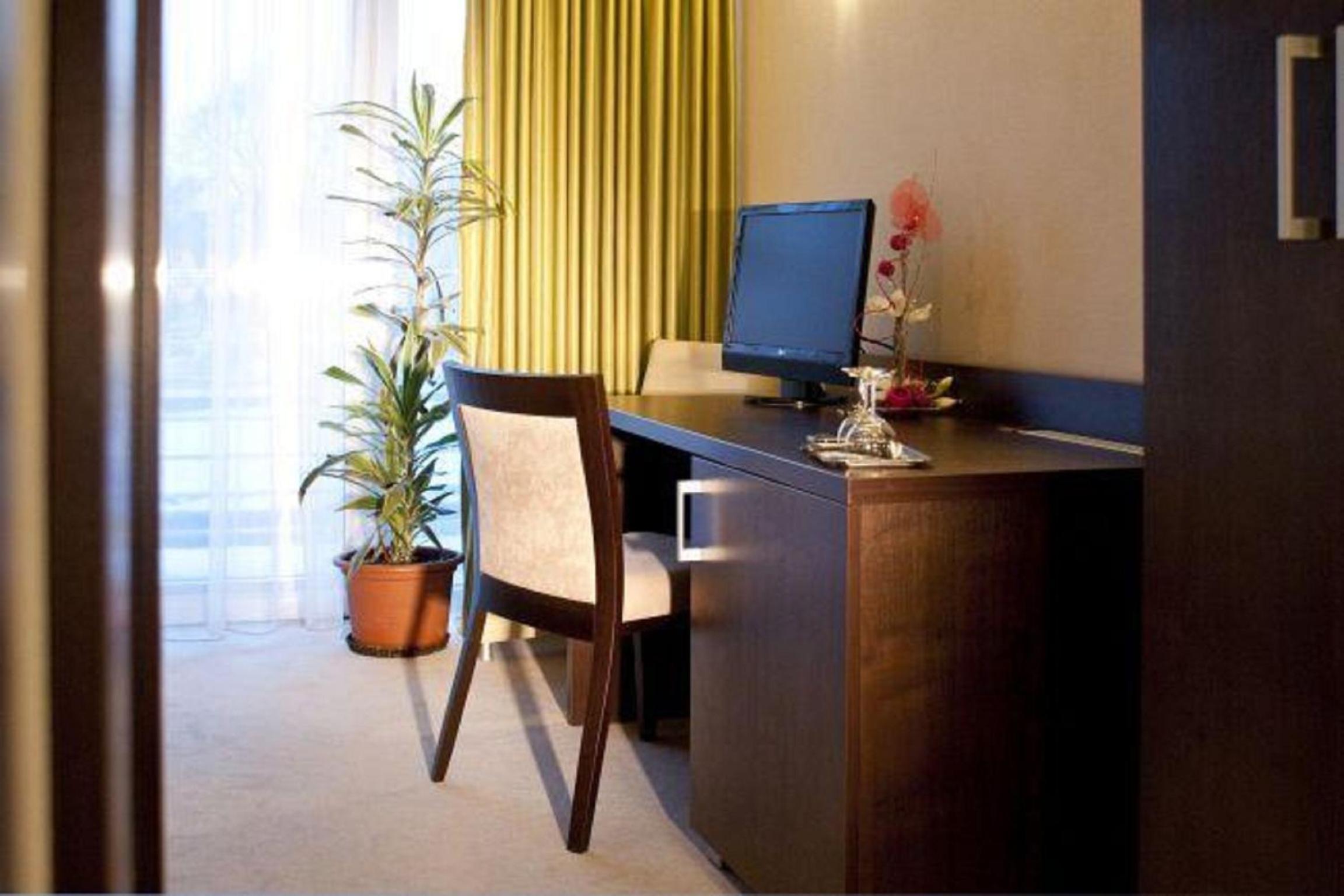 Hotel River