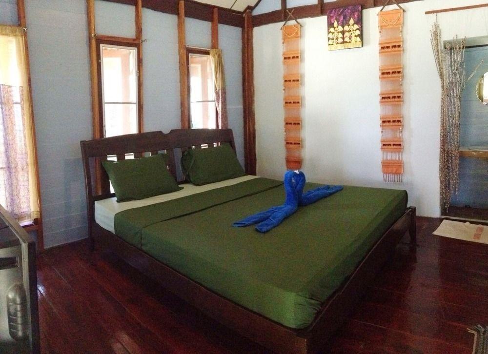 Pan Beach Bungalows