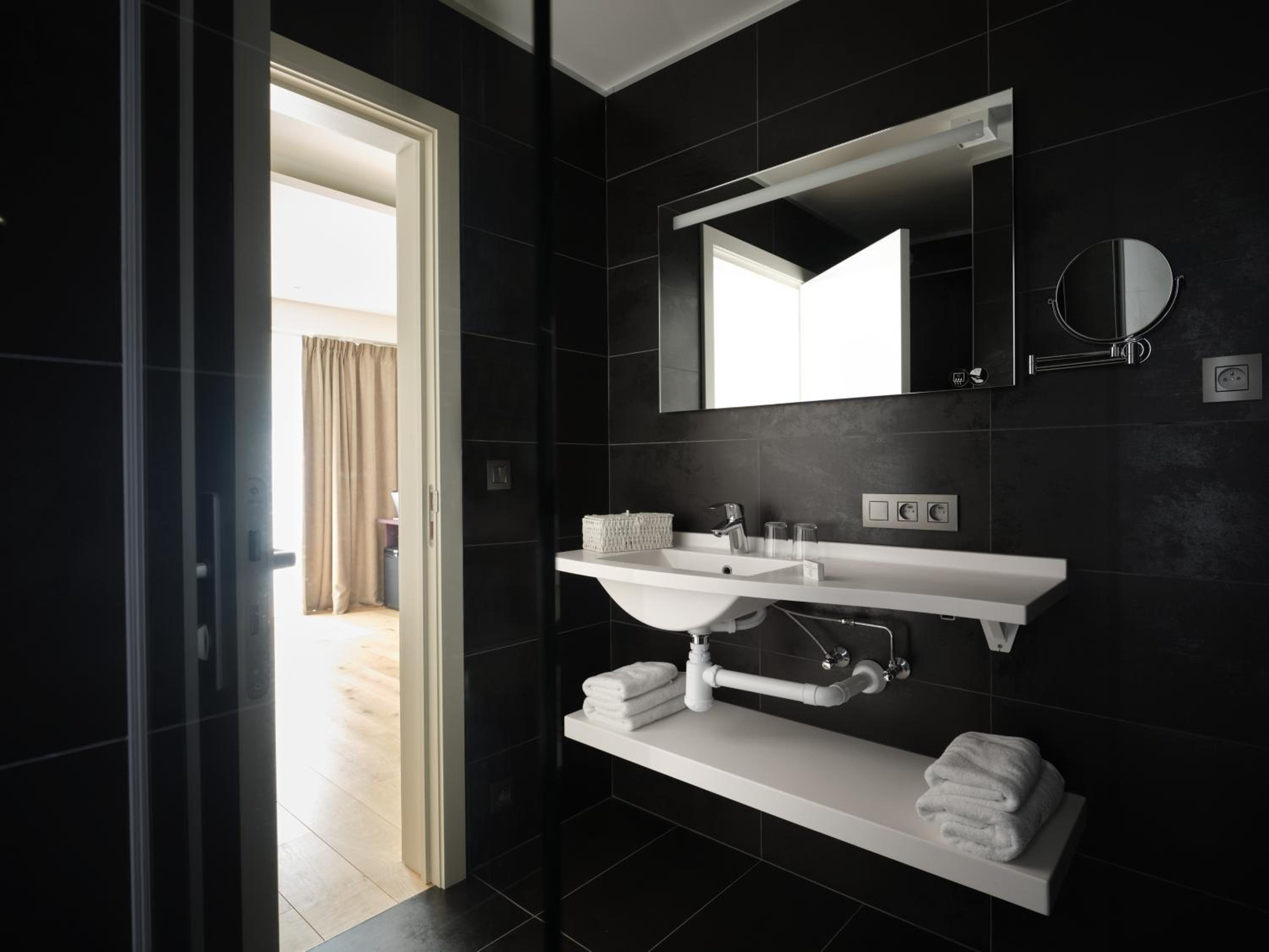 Le 24 Hotel