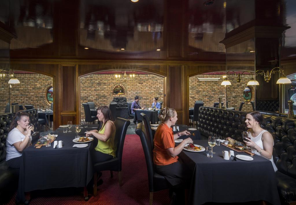 Adelaide Inn by null