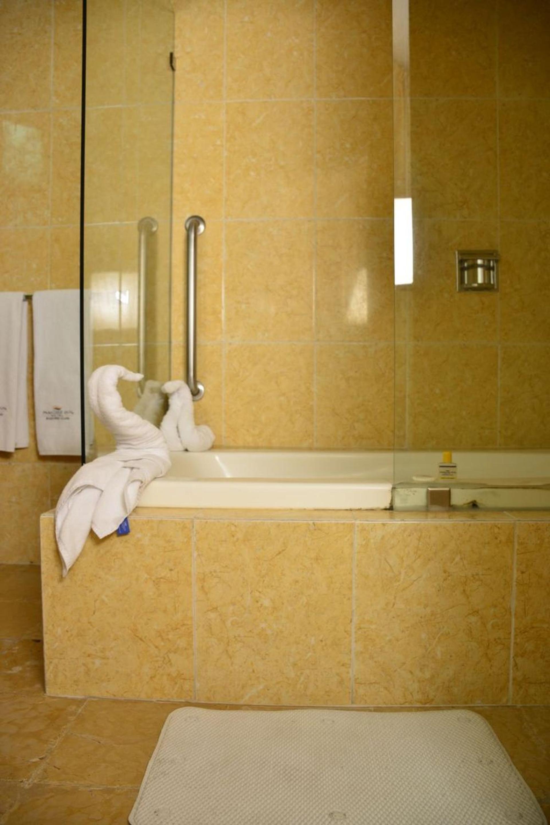 Hotel Paradise Inn