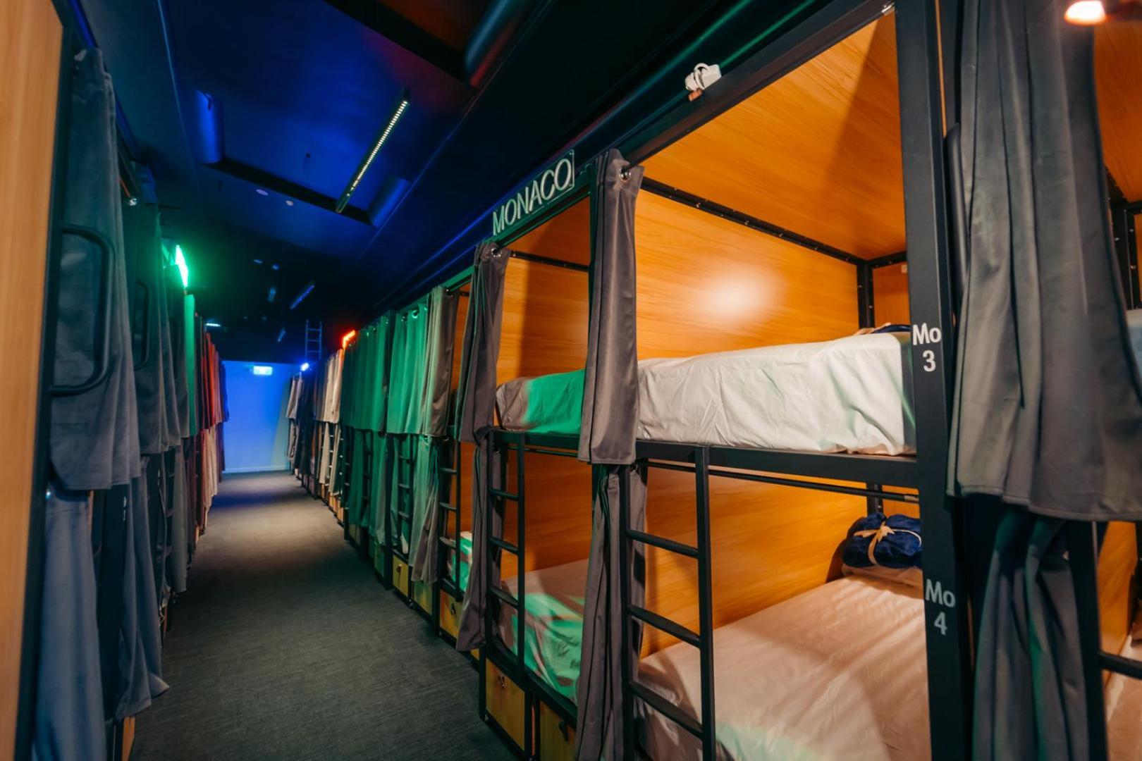 Capsuleaccom Hostel