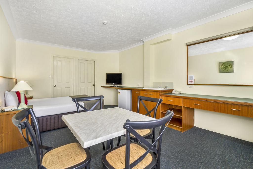 Bayswater Tweed Motel