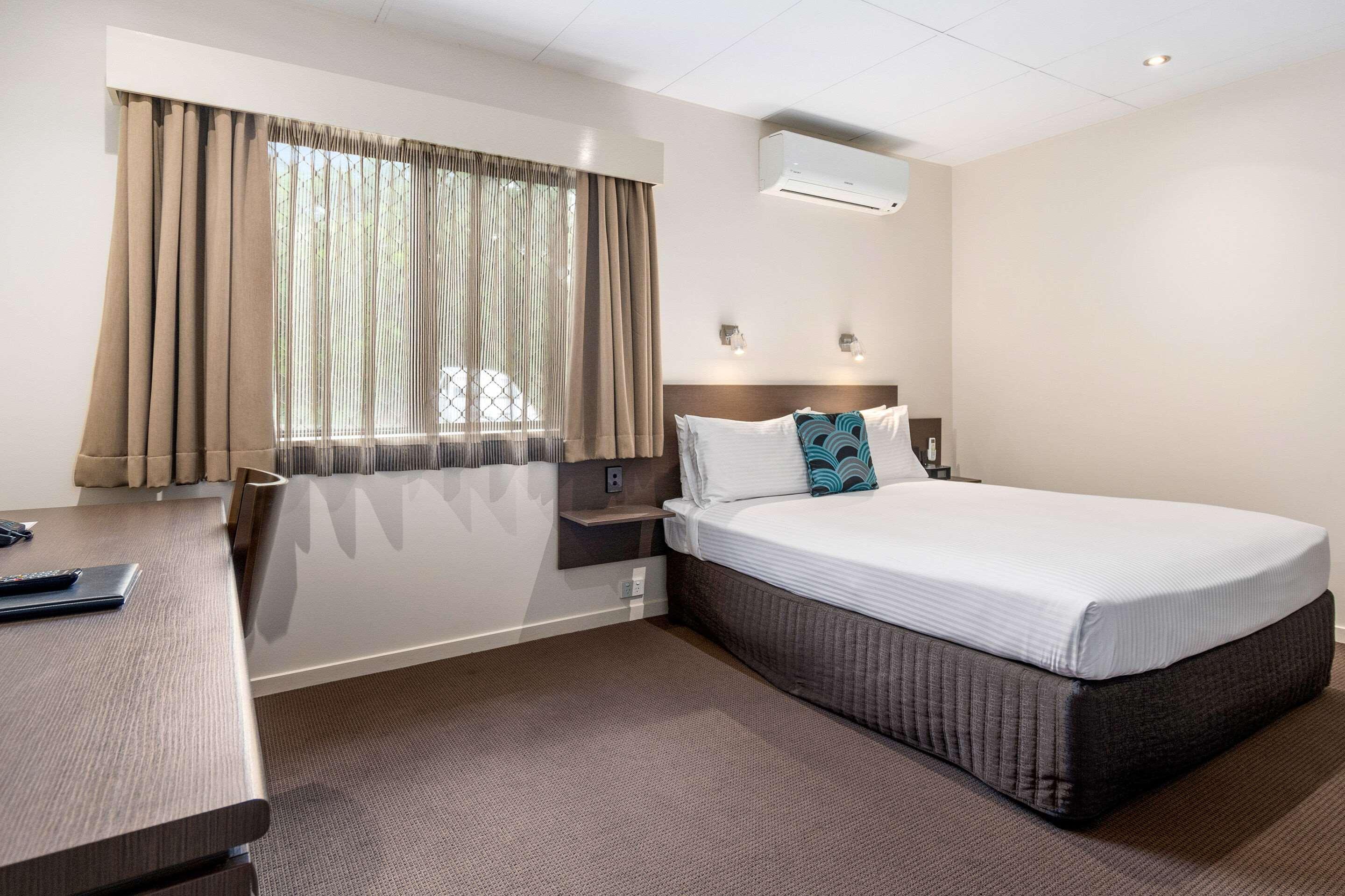 Quality Hotel Robertson Gardens