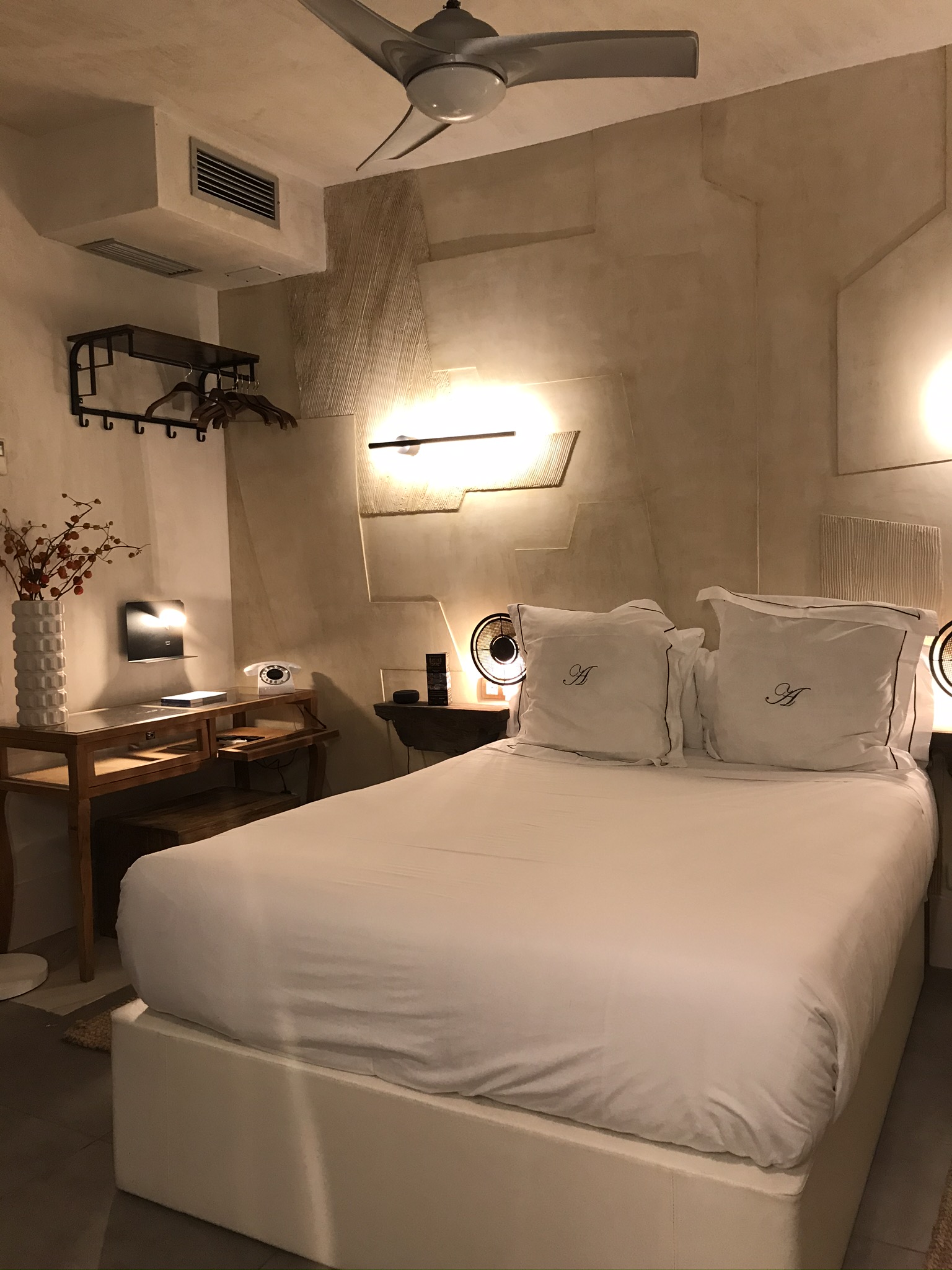 Abalu - Design & boutique Gran Vía by null