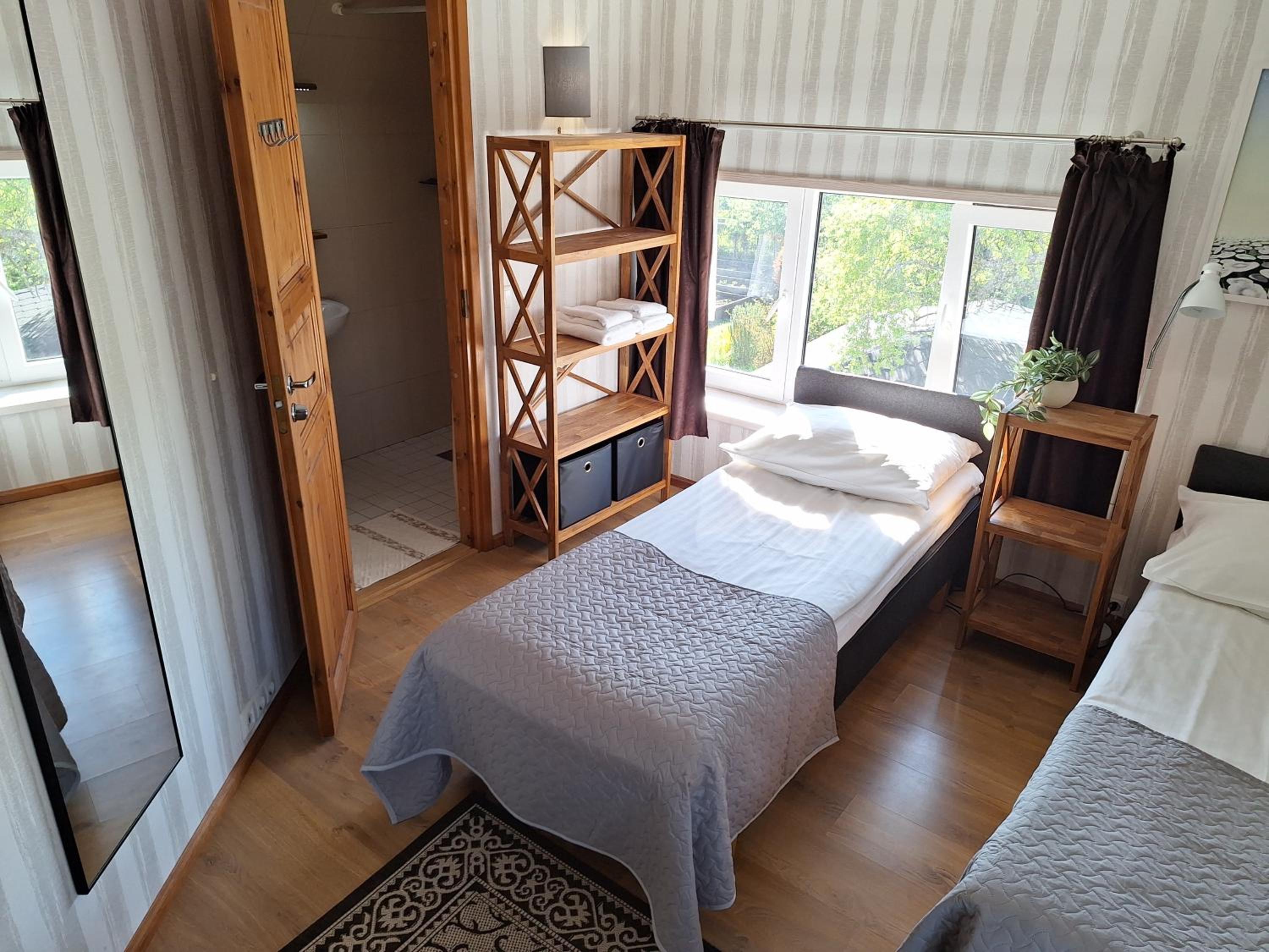 Kraavi Guest Hostel
