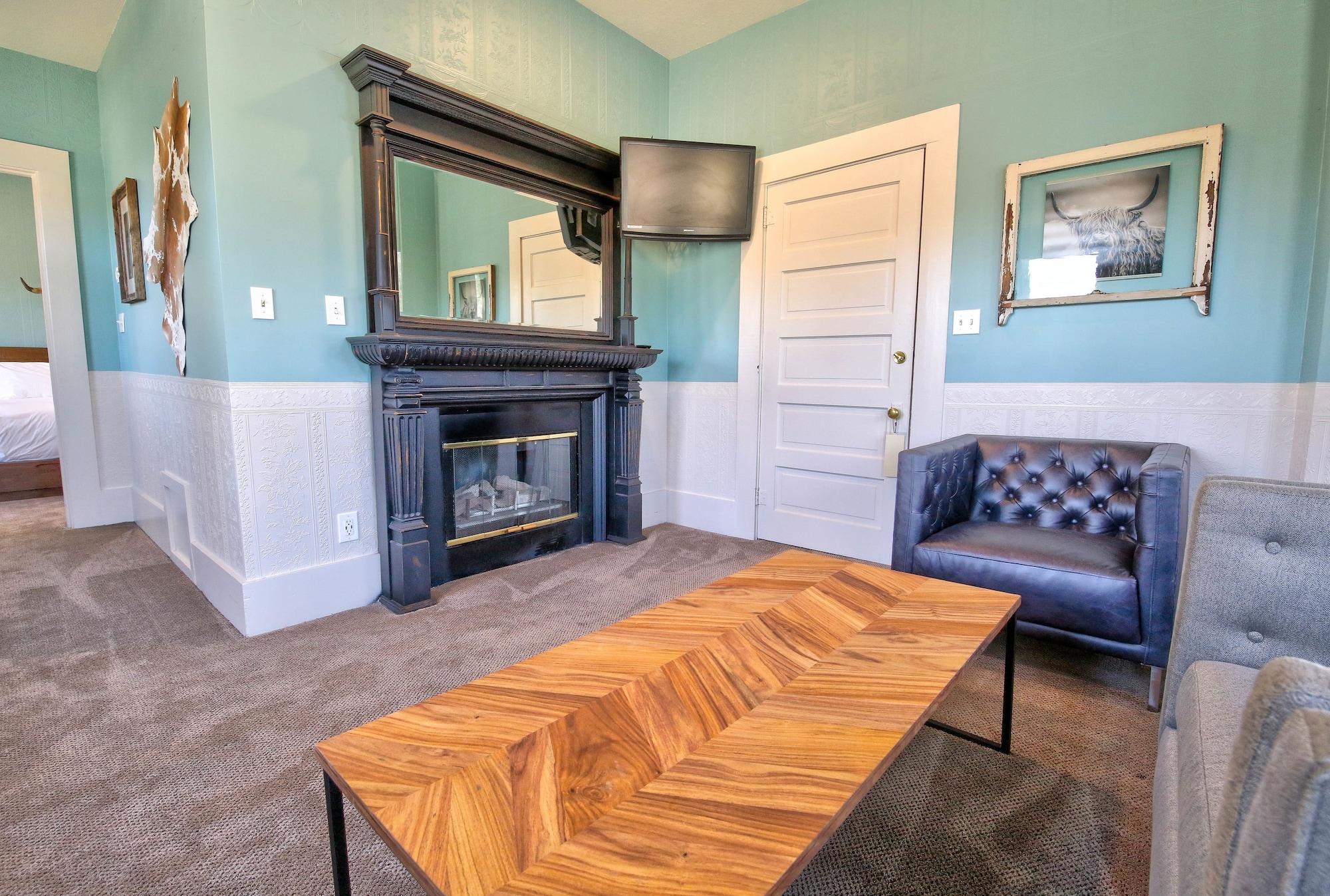 The Groveland Hotel