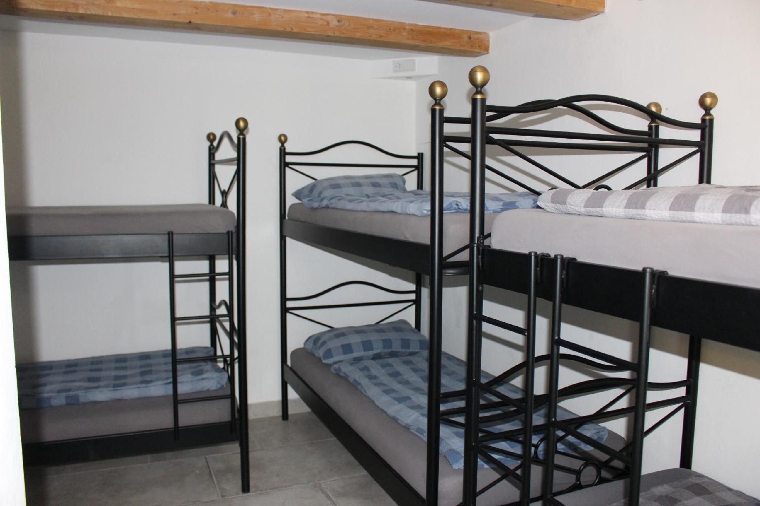 Gemeinschaftszimmer, gemischtes, 6 gäste
